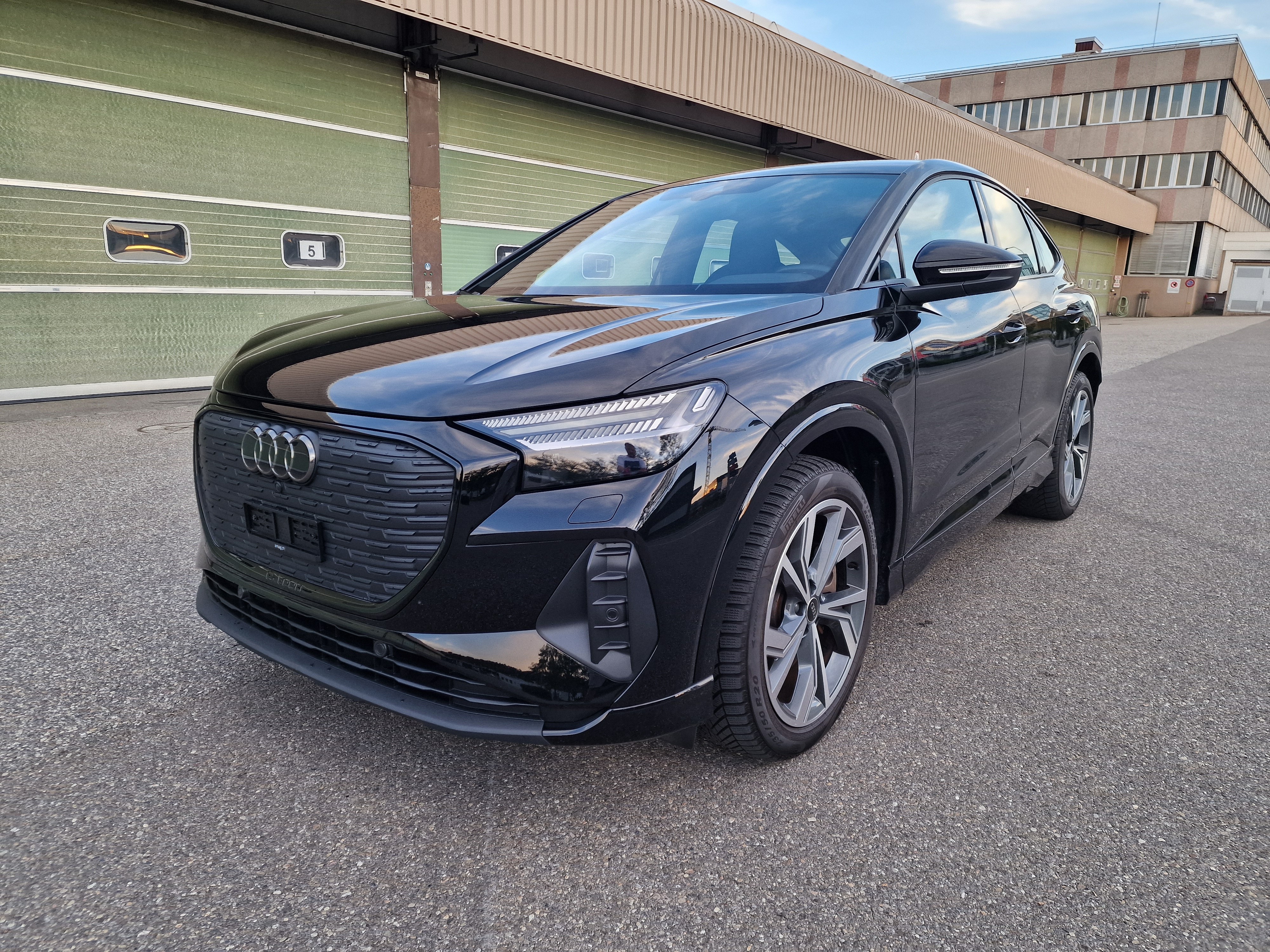 AUDI Q4 Sportback e-tron 40 — slika 1