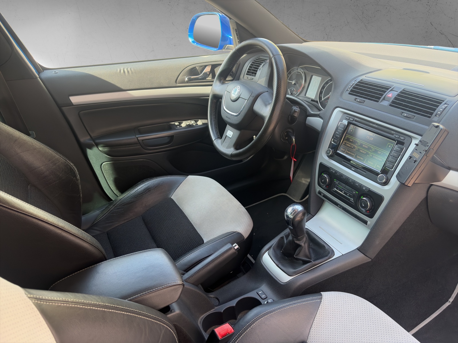 SKODA Octavia 2.0 TDI RS-image-8