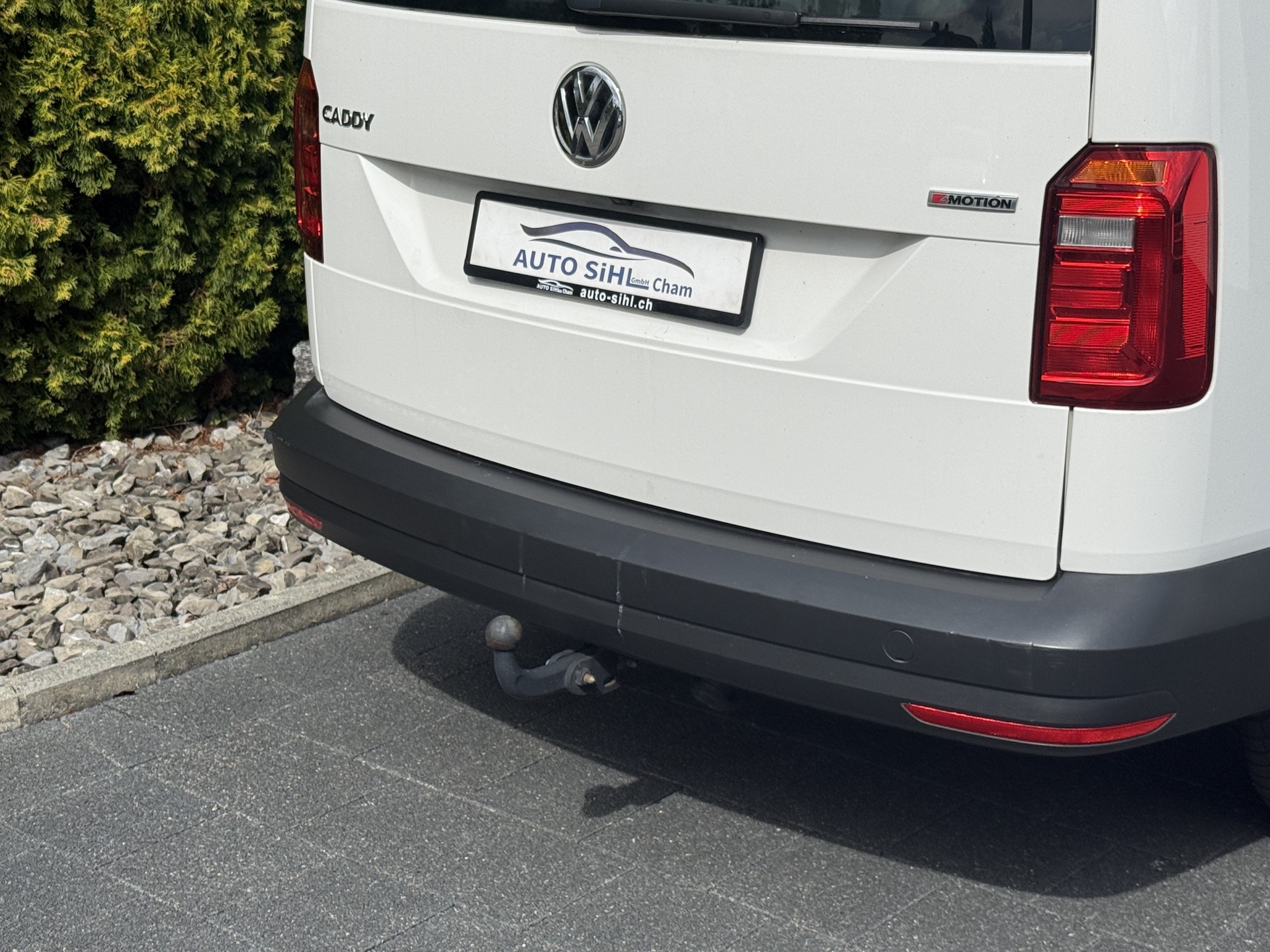 VW Caddy Maxi 2.0TDI 4Motion DSG / Anhängerkupplung-image-14