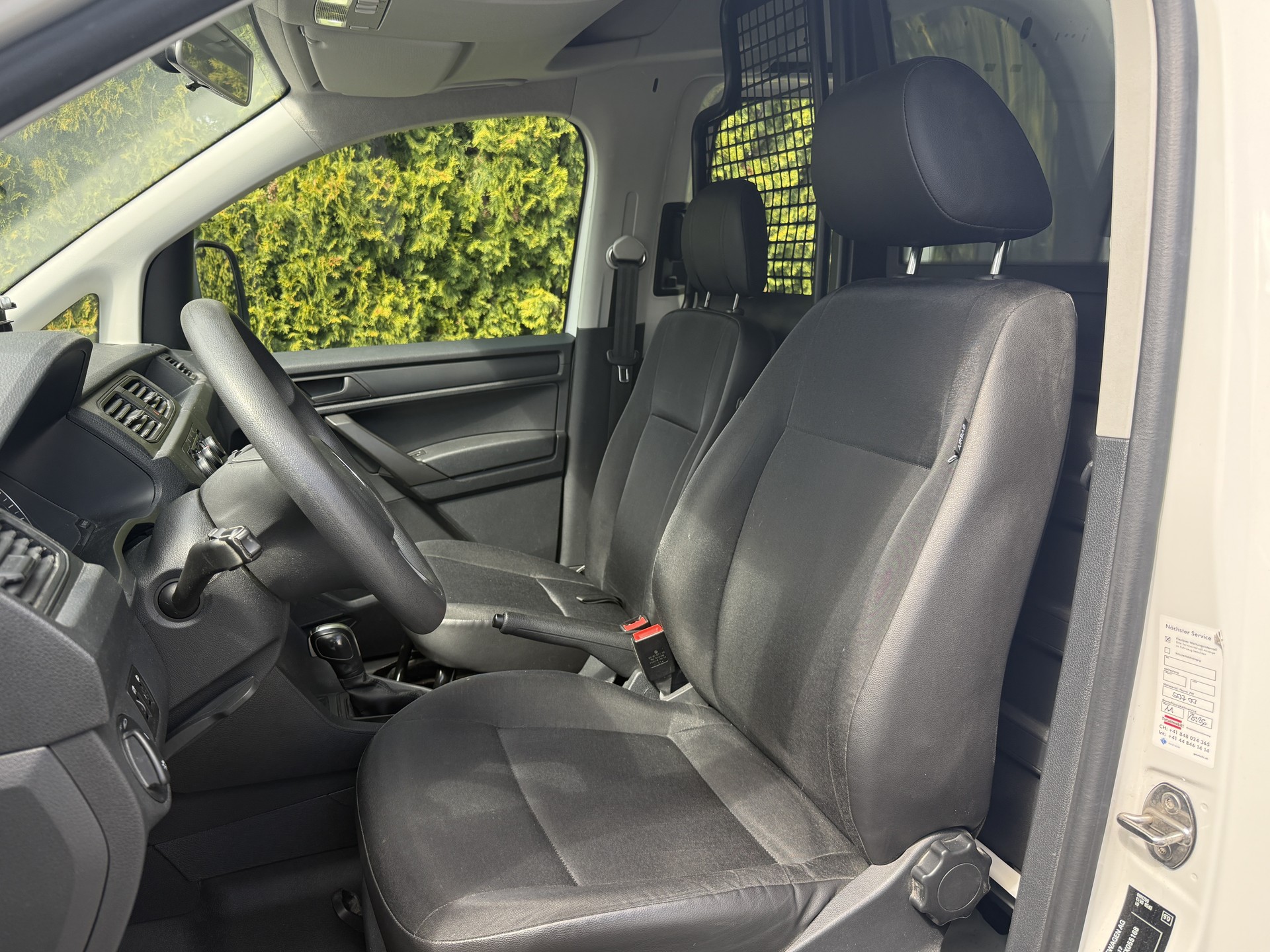 VW Caddy Maxi 2.0TDI 4Motion DSG / Anhängerkupplung-image-19