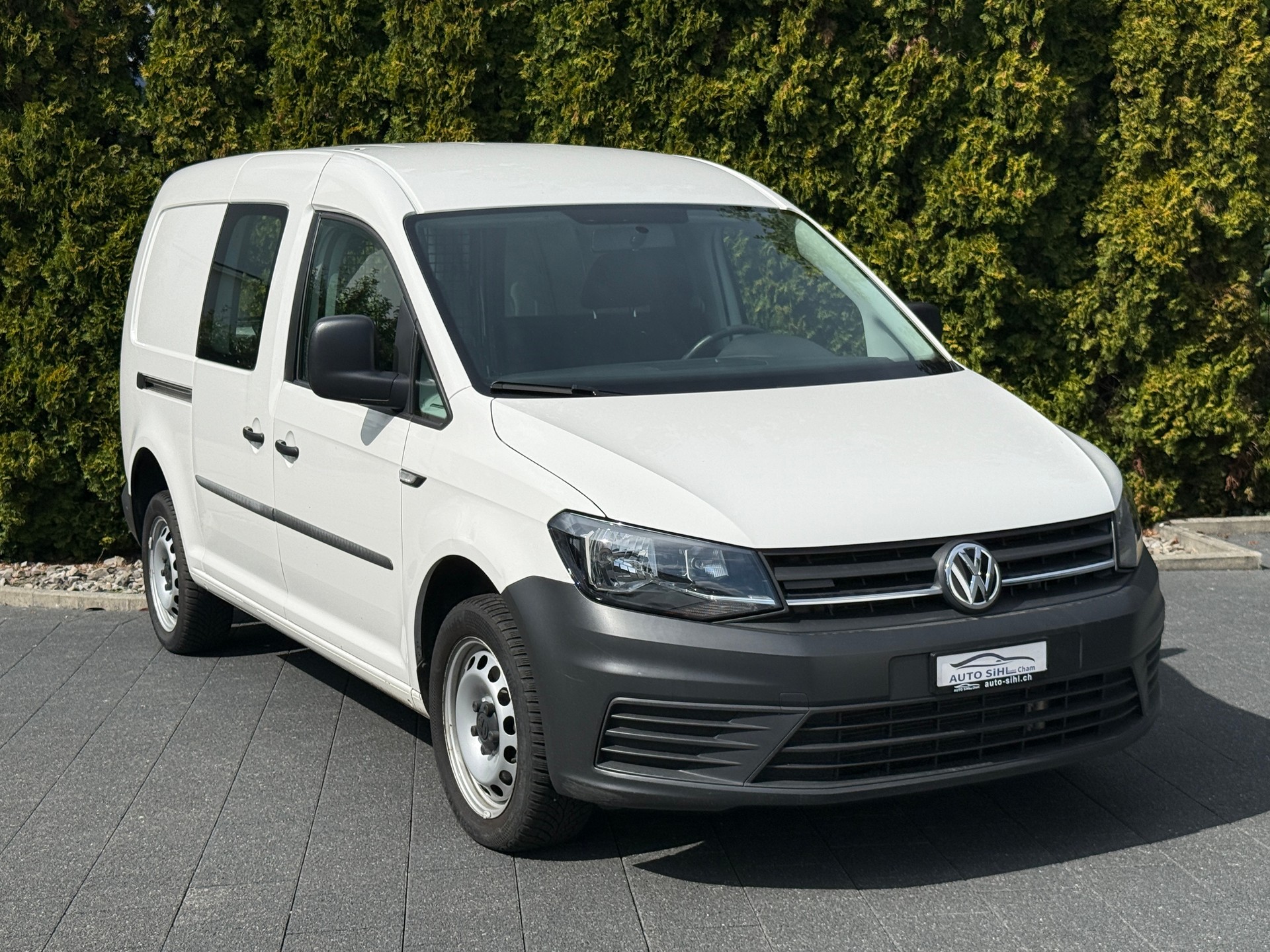 VW Caddy Maxi 2.0TDI 4Motion DSG / Anhängerkupplung-image-2