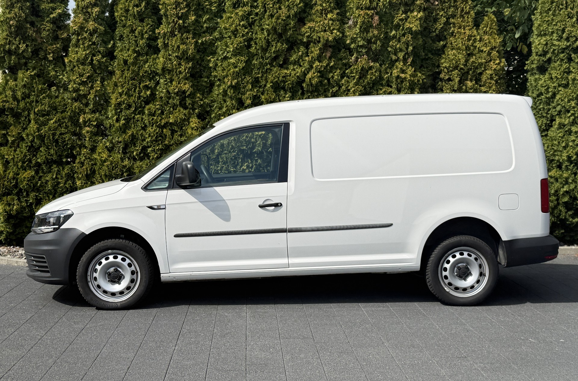 VW Caddy Maxi 2.0TDI 4Motion DSG / Anhängerkupplung-image-7