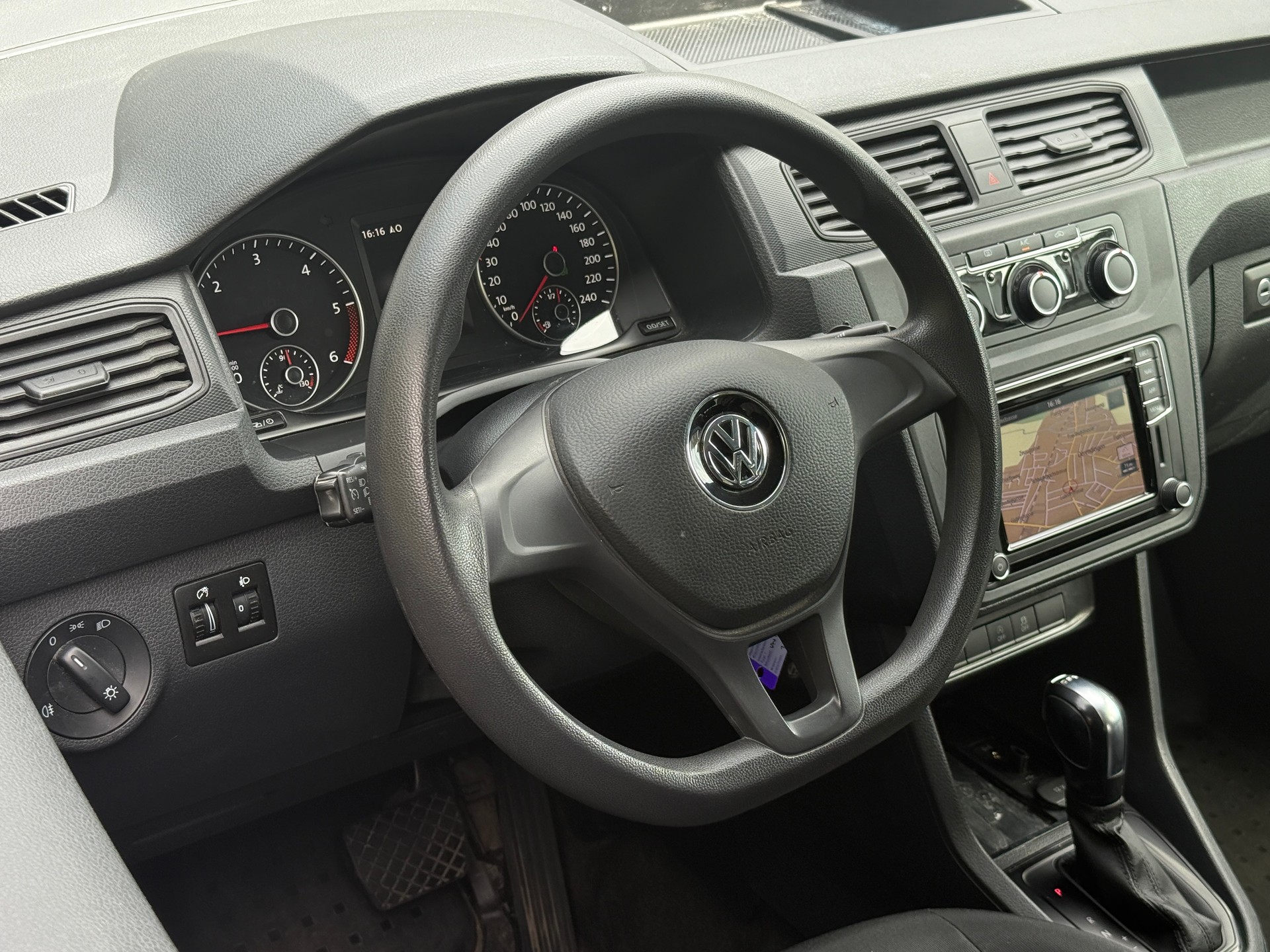 VW Caddy Maxi 2.0TDI 4Motion DSG / Anhängerkupplung-image-18