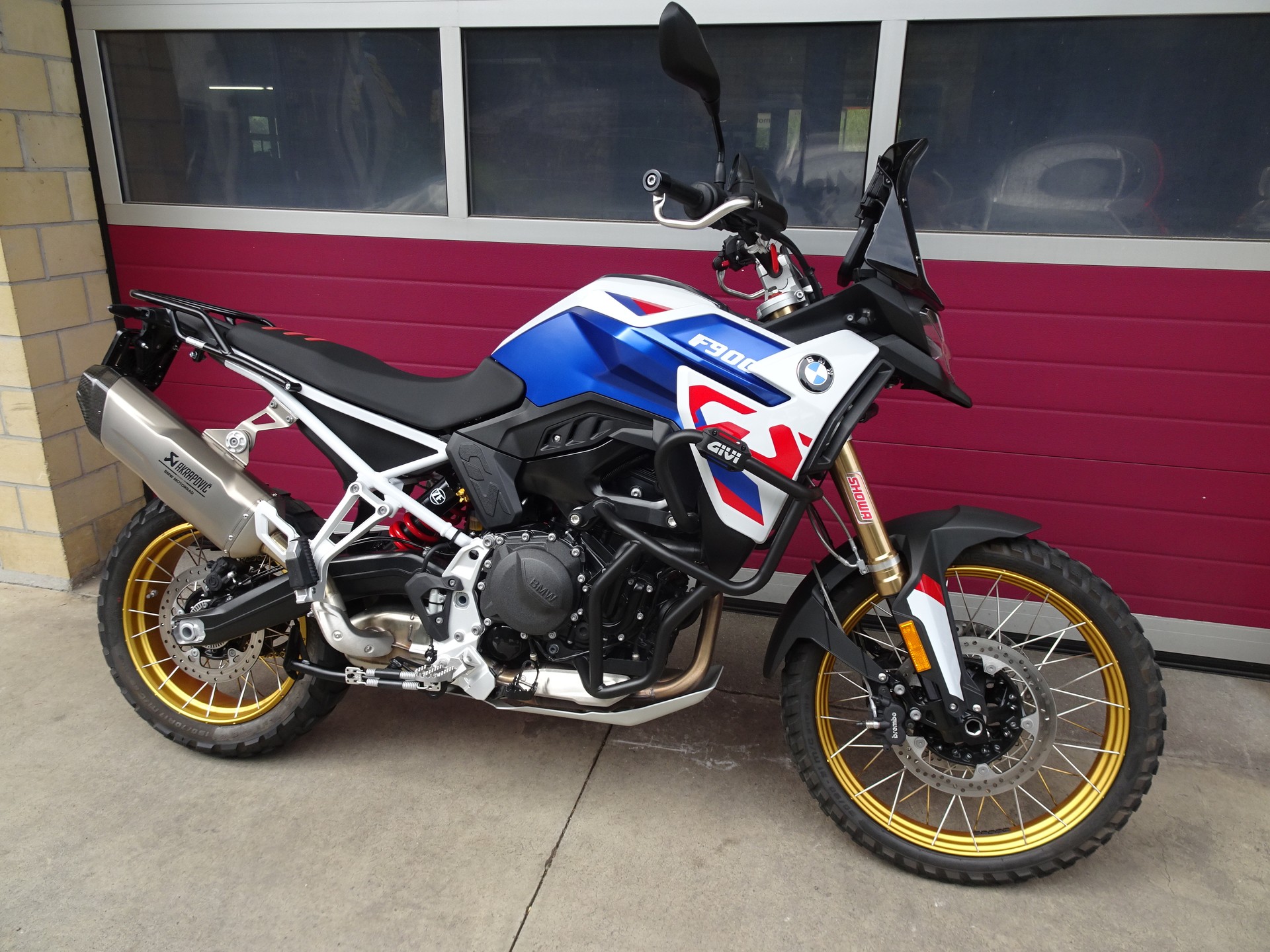 BMW F 900 GS-showroom-element-2
