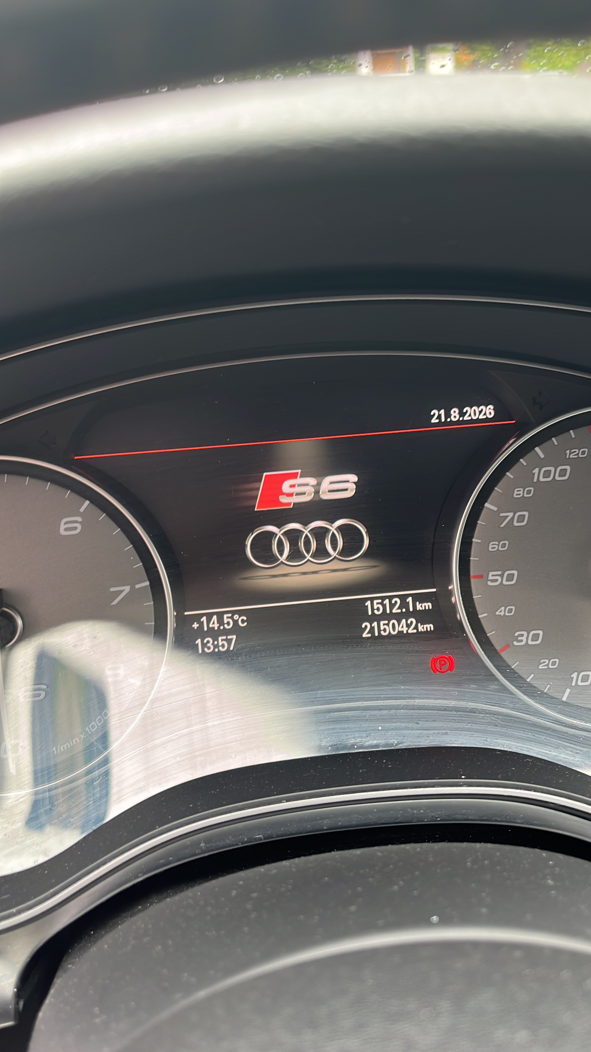 AUDI 4.0 V8 TFSI quattro S-Tronic-image-5
