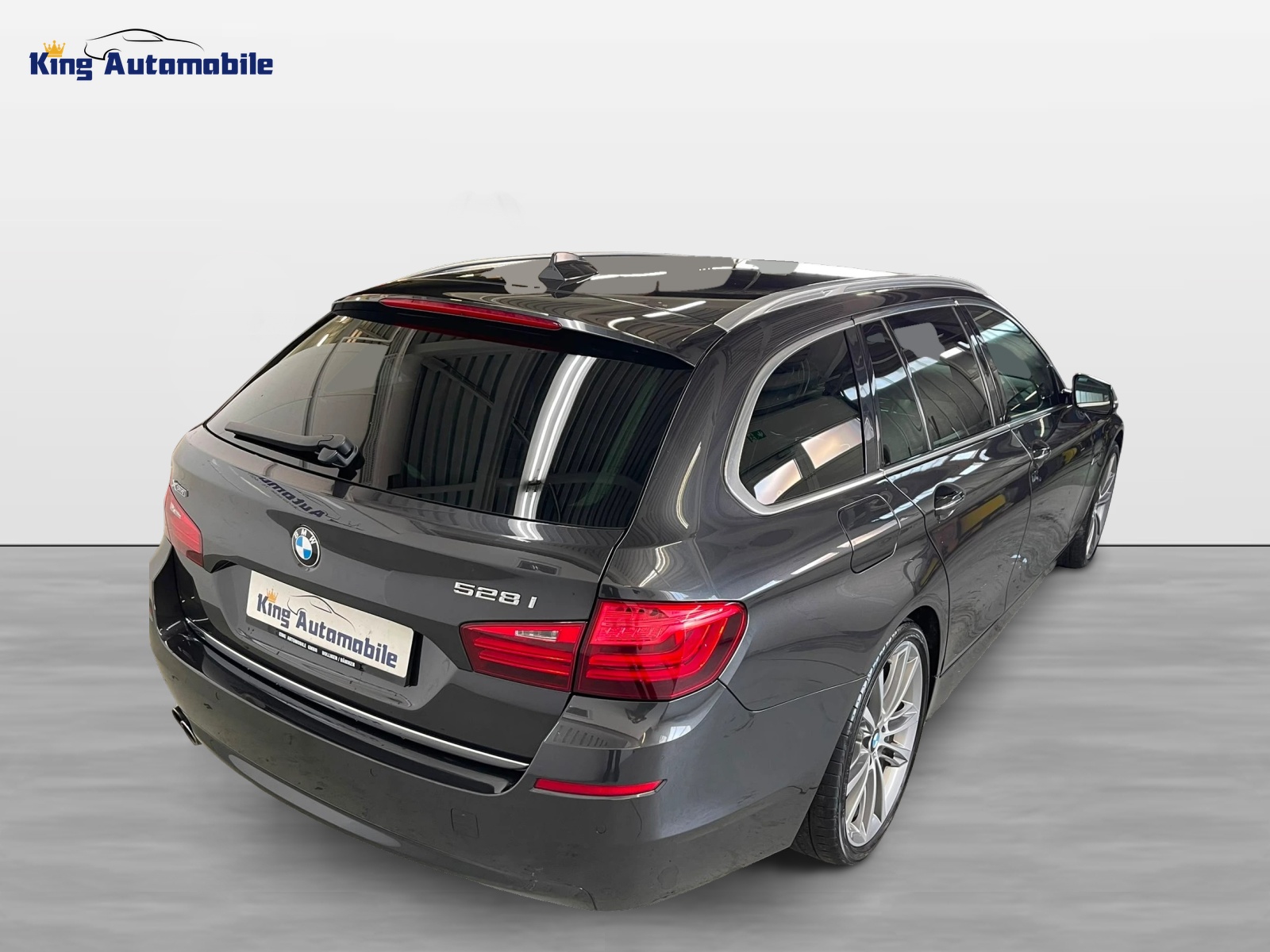 BMW 528i Touring xDrive Luxury Line Steptronic | CH-Auto | Frisch MFK | AHK 2t. | Navi | HUD | RF-Kamera-image-6