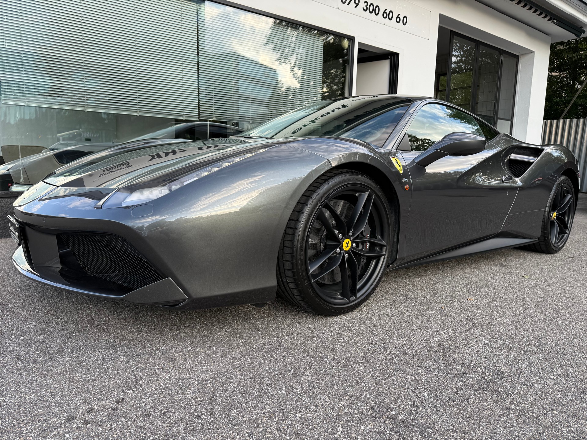 FERRARI 488 GTB 3.9 V8-image-2