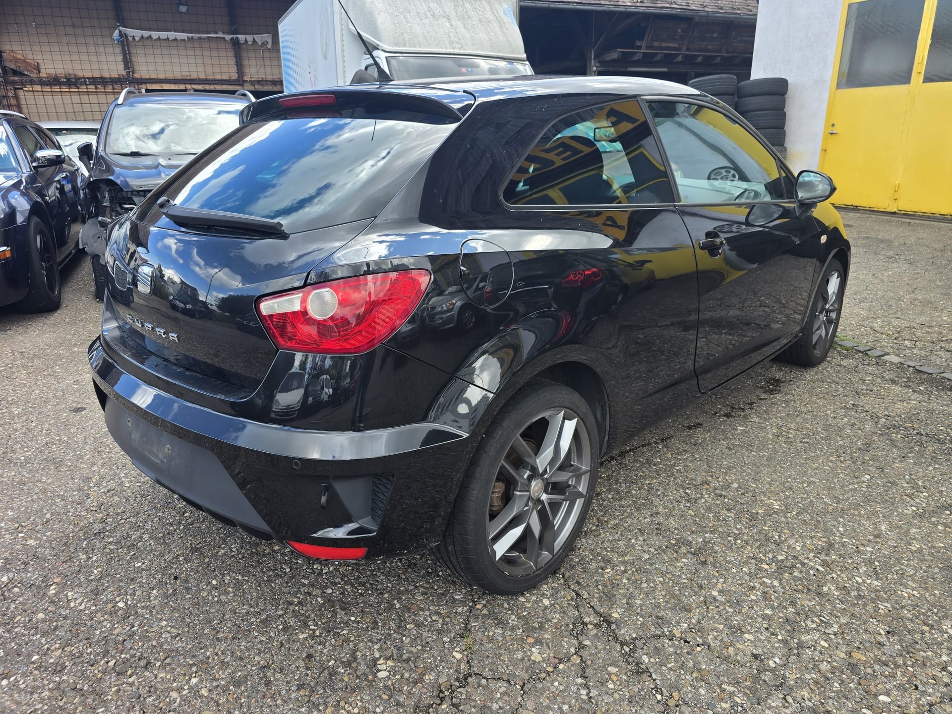 SEAT Ibiza SC 1.4 TSI Cupra DSG-image-2