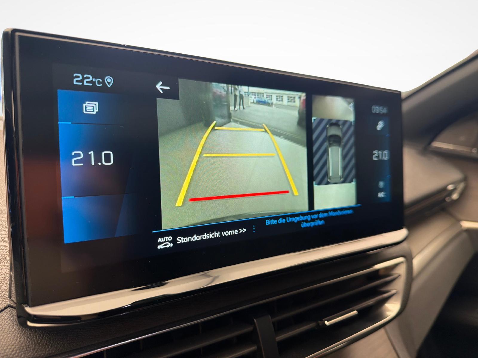 PEUGEOT 5008 1.6 PureTech GT Pack-image-19