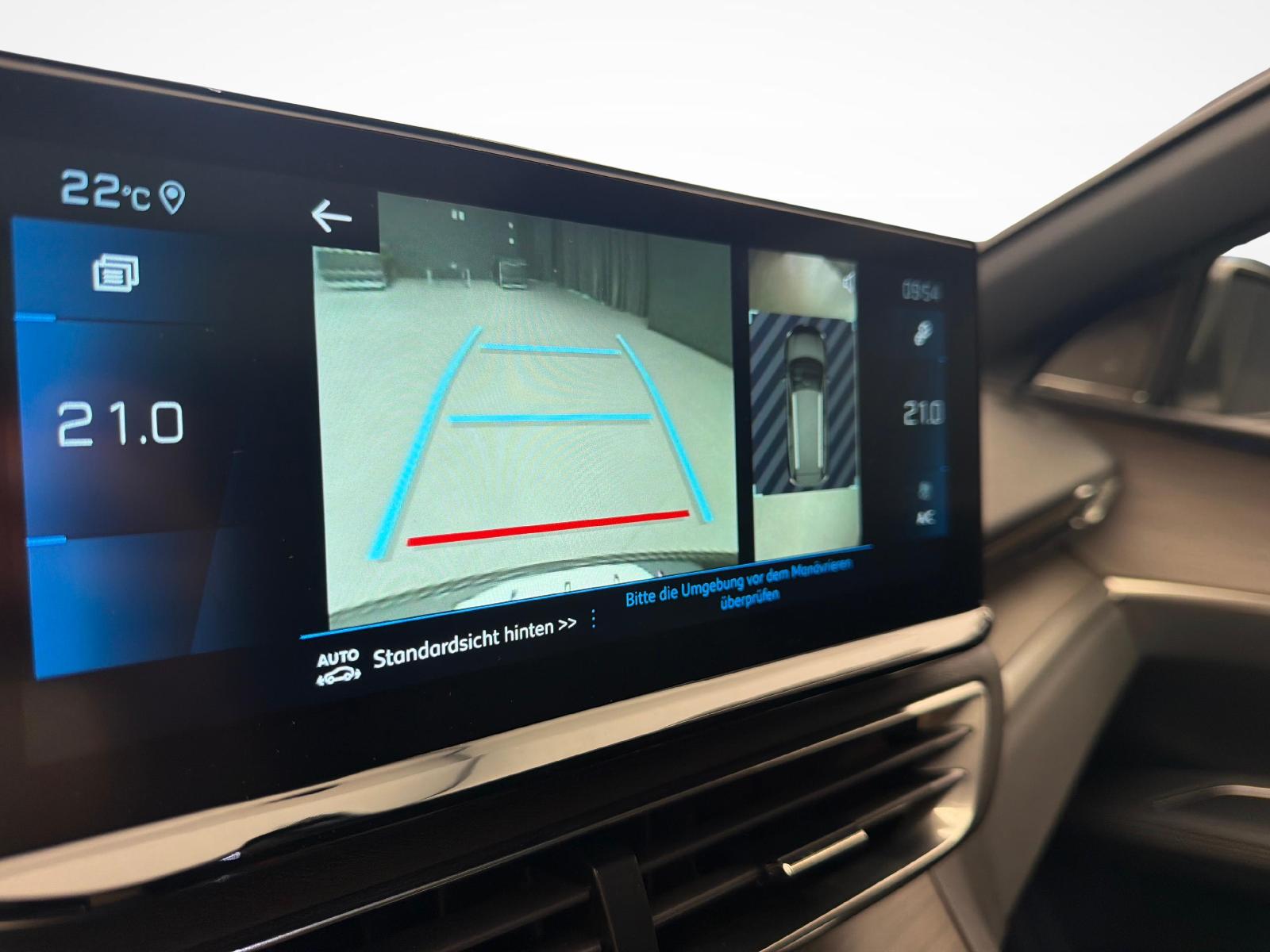 PEUGEOT 5008 1.6 PureTech GT Pack-image-18