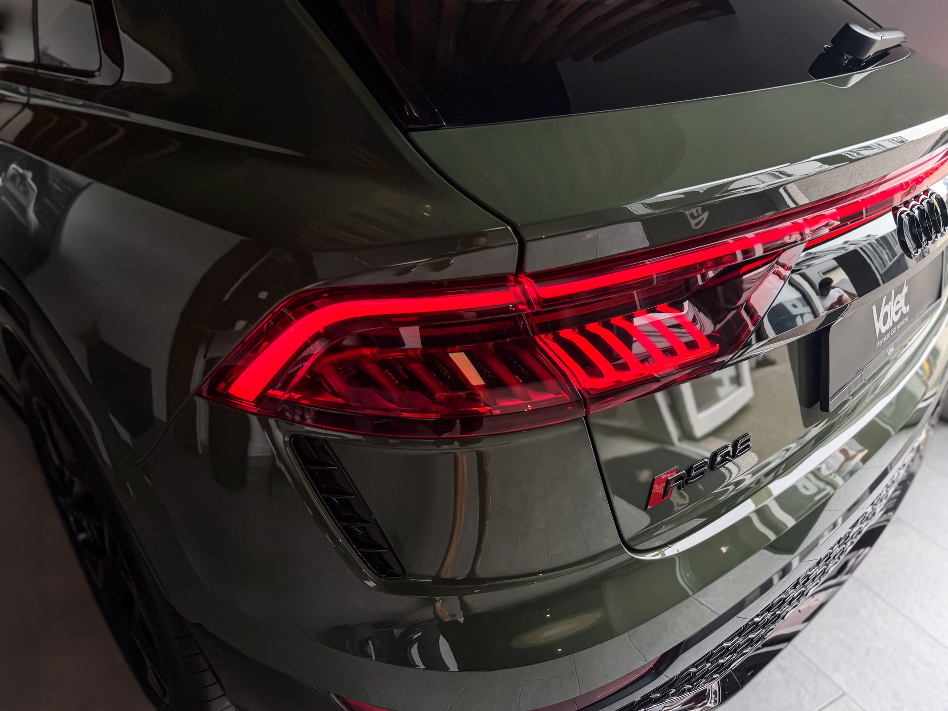 AUDI RSQ8 quattro tiptronic* Audi Exclusive*-image-4