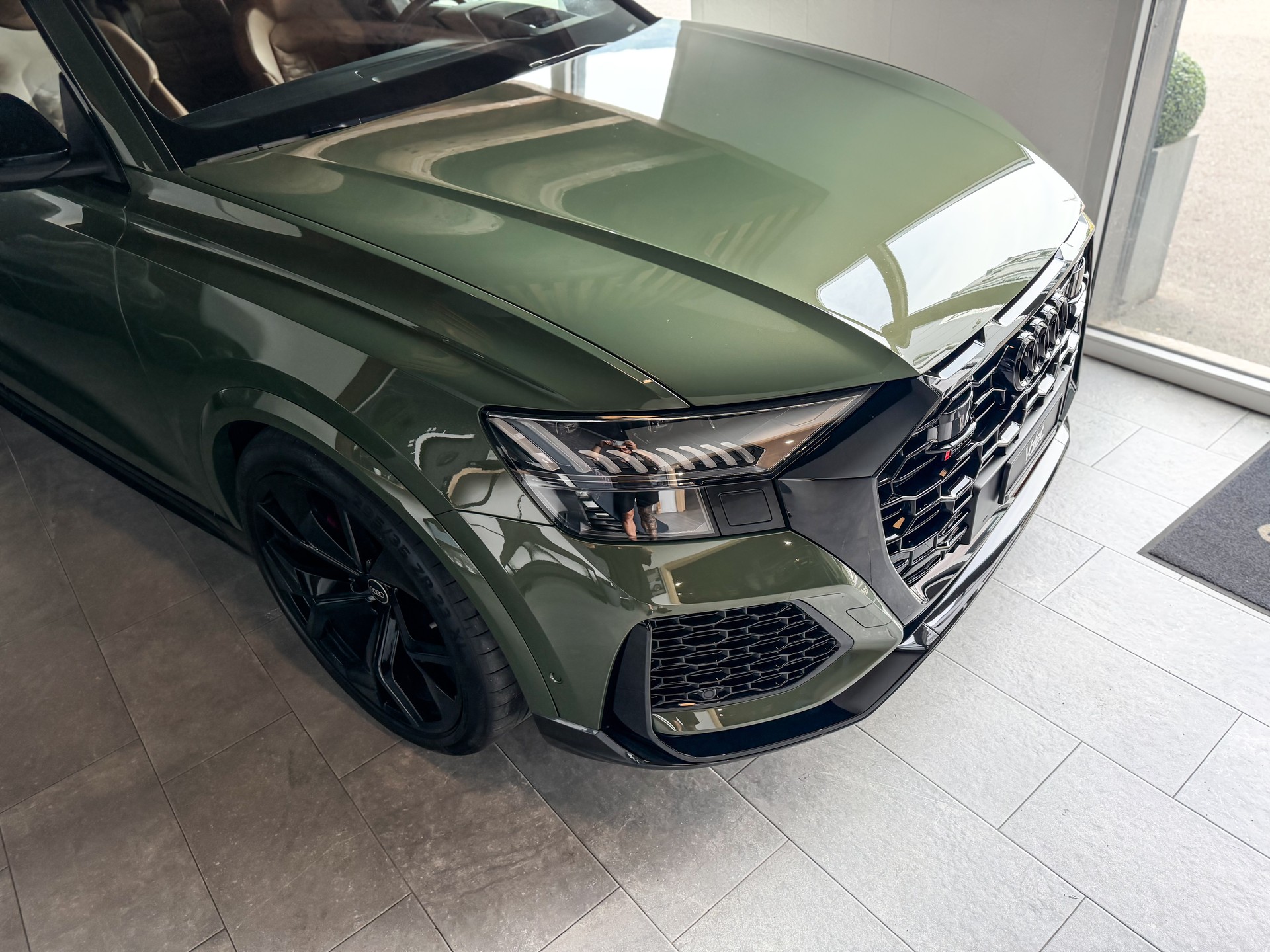AUDI RSQ8 quattro tiptronic* Audi Exclusive*-image-3