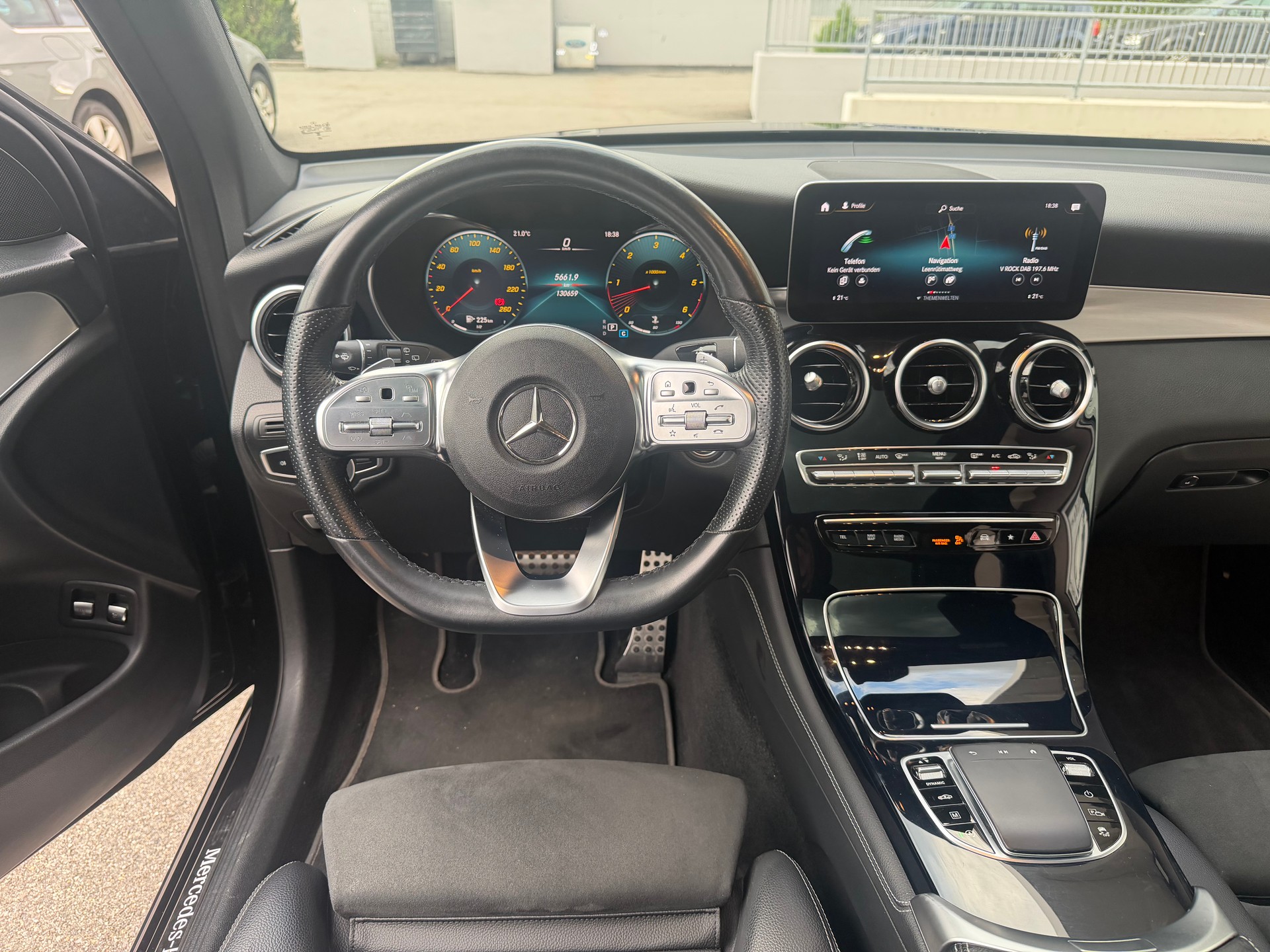 MERCEDES-BENZ GLC 400 d 4Matic AMG Line 9G-Tronic-image-13