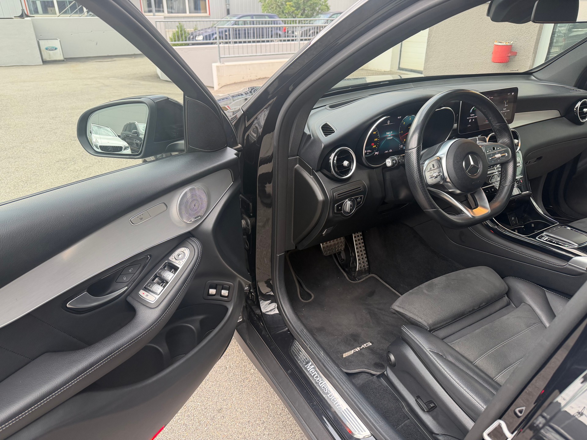 MERCEDES-BENZ GLC 400 d 4Matic AMG Line 9G-Tronic-image-8