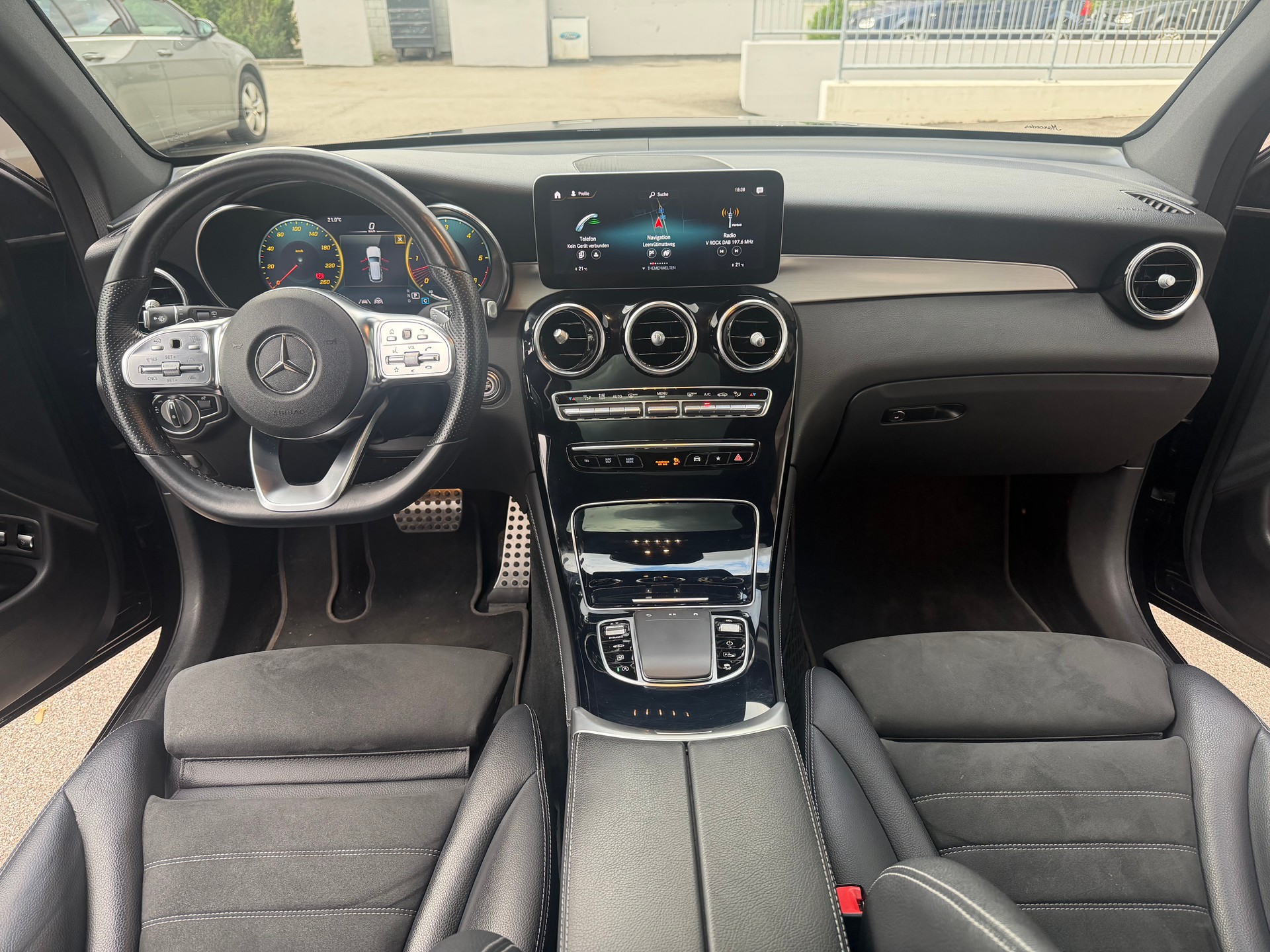 MERCEDES-BENZ GLC 400 d 4Matic AMG Line 9G-Tronic-image-12