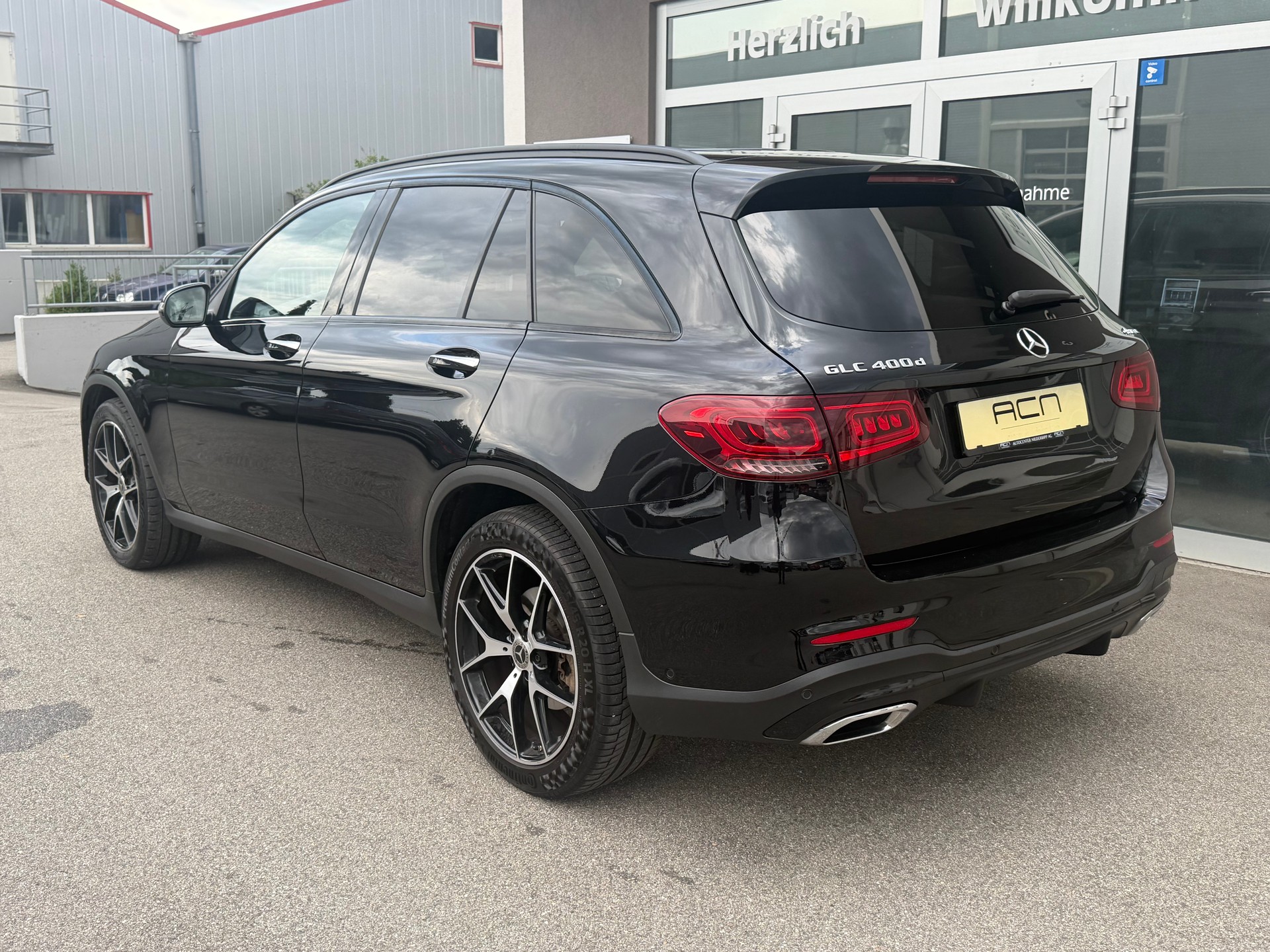 MERCEDES-BENZ GLC 400 d 4Matic AMG Line 9G-Tronic-image-4