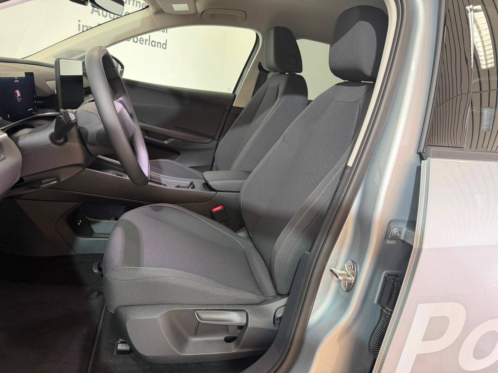VW ID.Polo 52 kWh Life Edition One-image-5