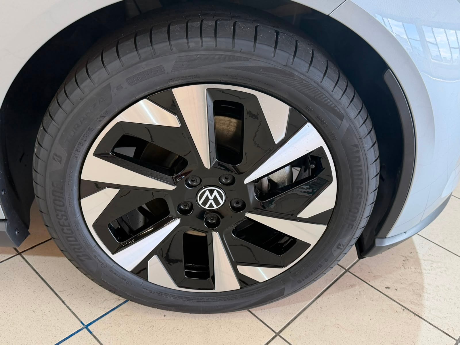 VW ID.Polo 52 kWh Life Edition One-image-4