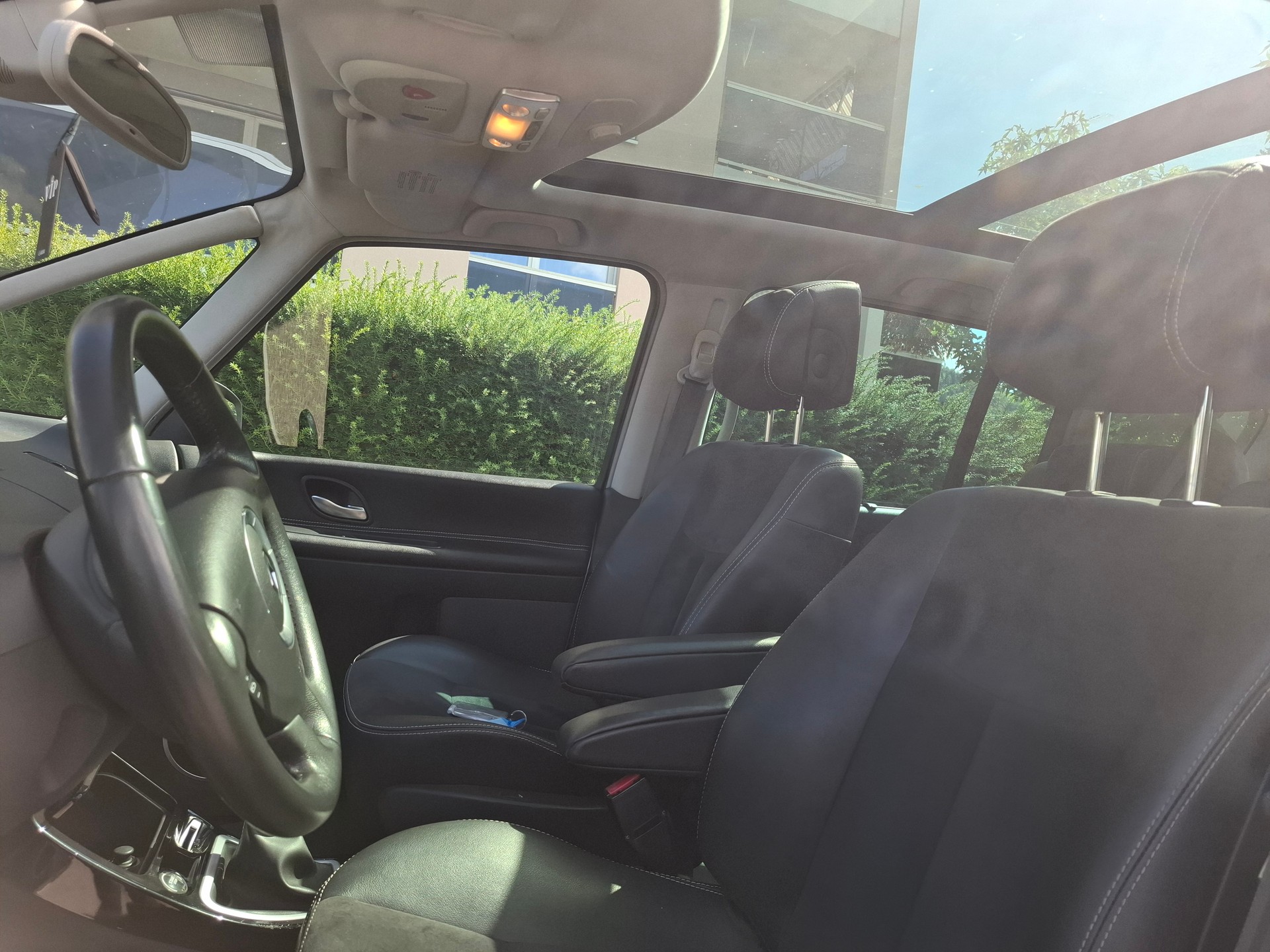 RENAULT Grand Espace 2.0 dCi Dynamique Automatic-image-6