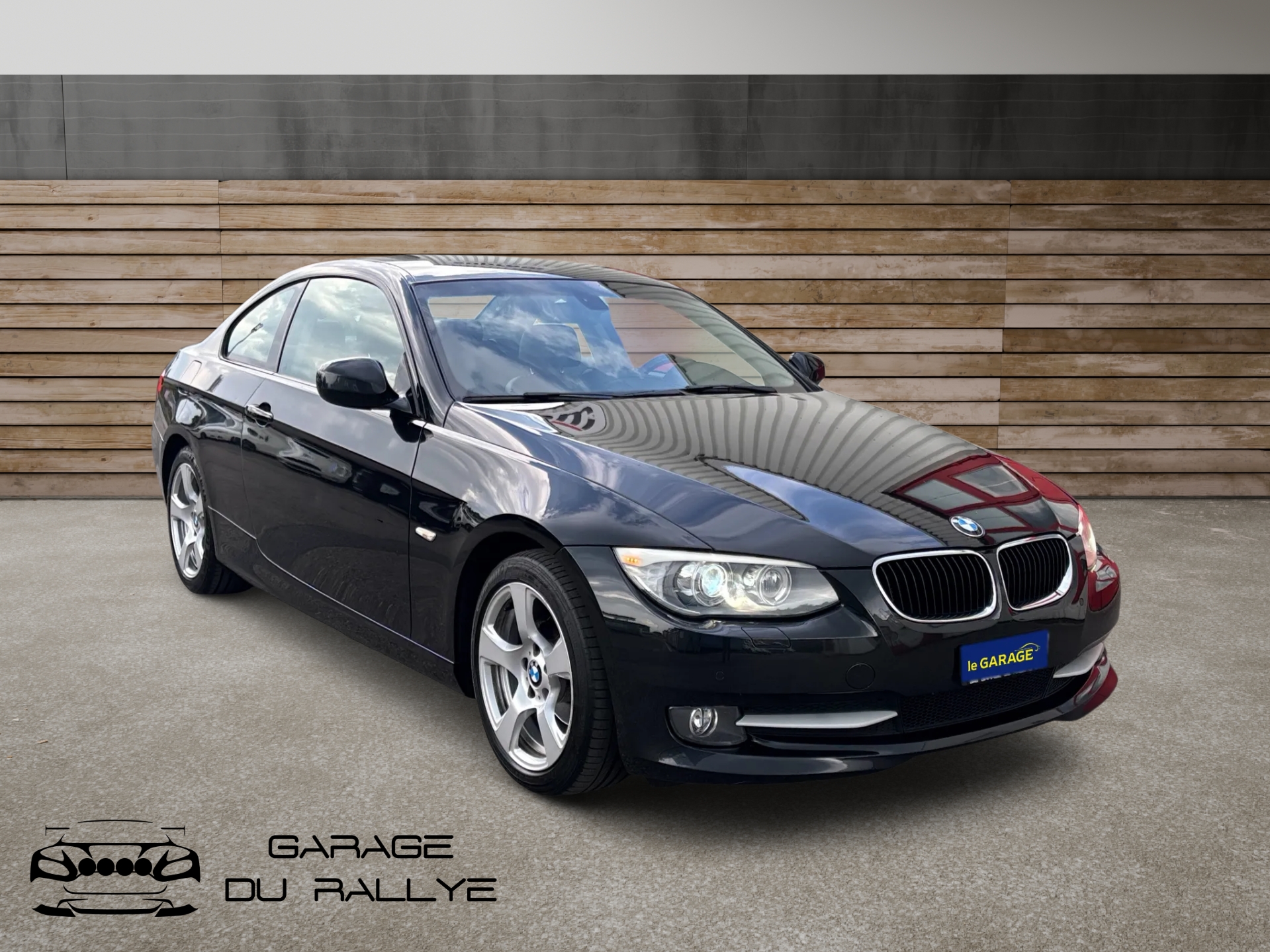BMW 320i Coupé-image-0