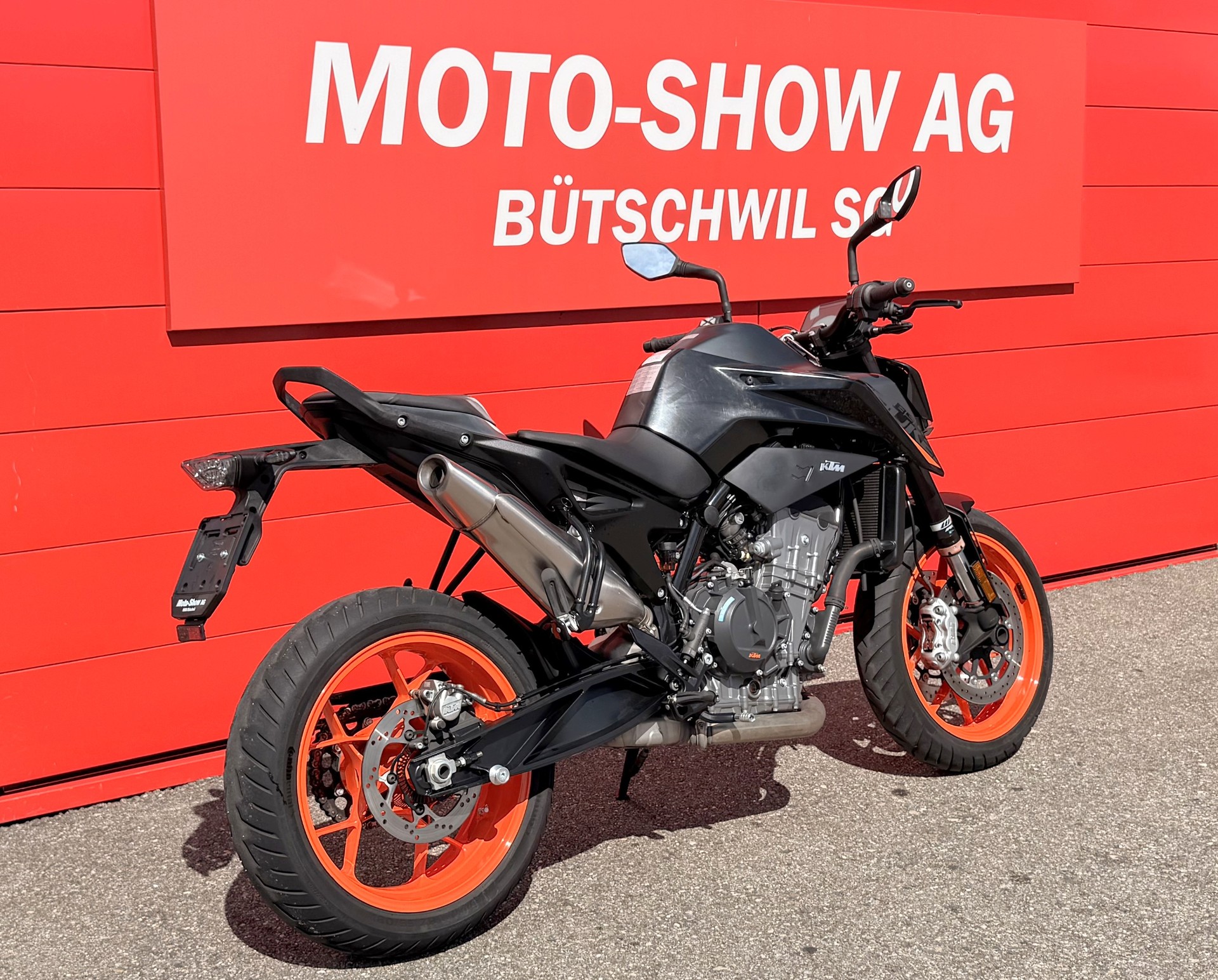 KTM 890 Duke L-showroom-element-2