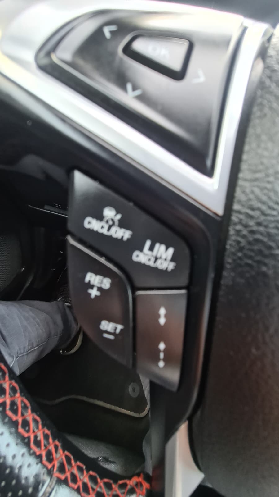 FORD S-Max 2.5 FHEV ST-Line 7Pl ** 190 PS ** 7-Plätzer ** Navi ** RF-Kamera ** Sitzmemory ** Frisch Ab MFK & Service **-image-7