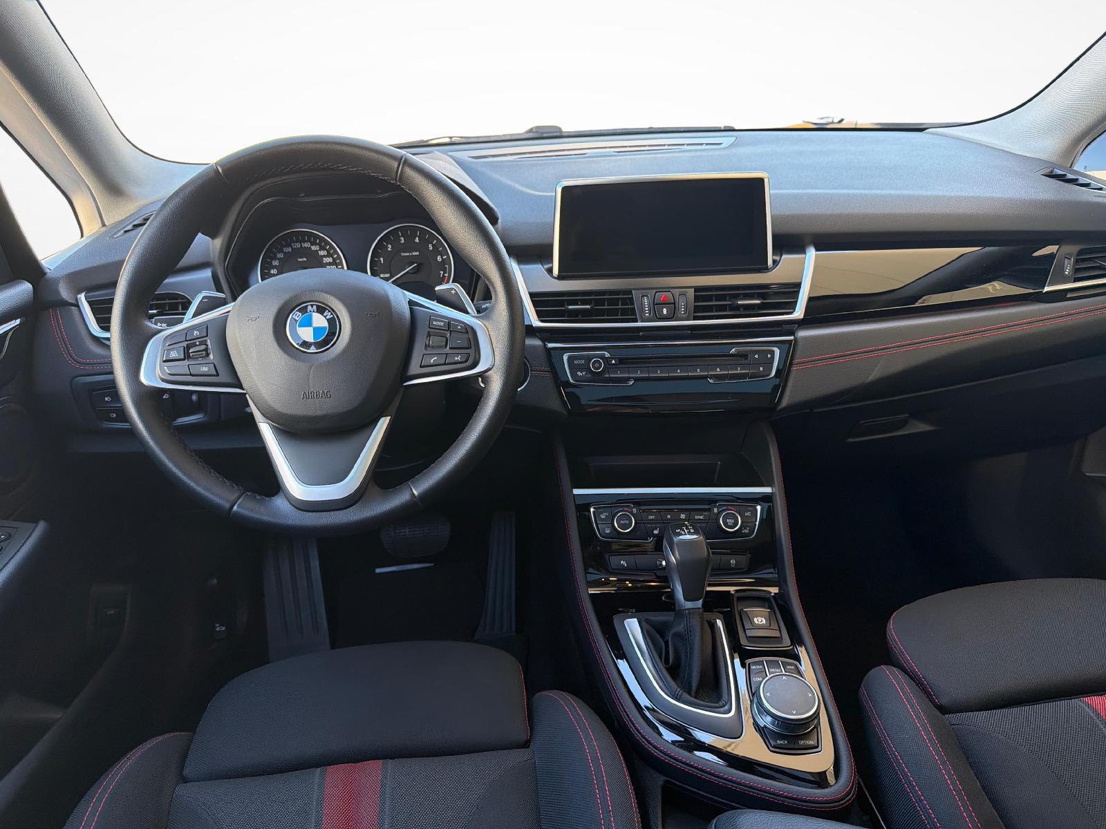 BMW 225i xDrive SAG Active Tourer-image-11