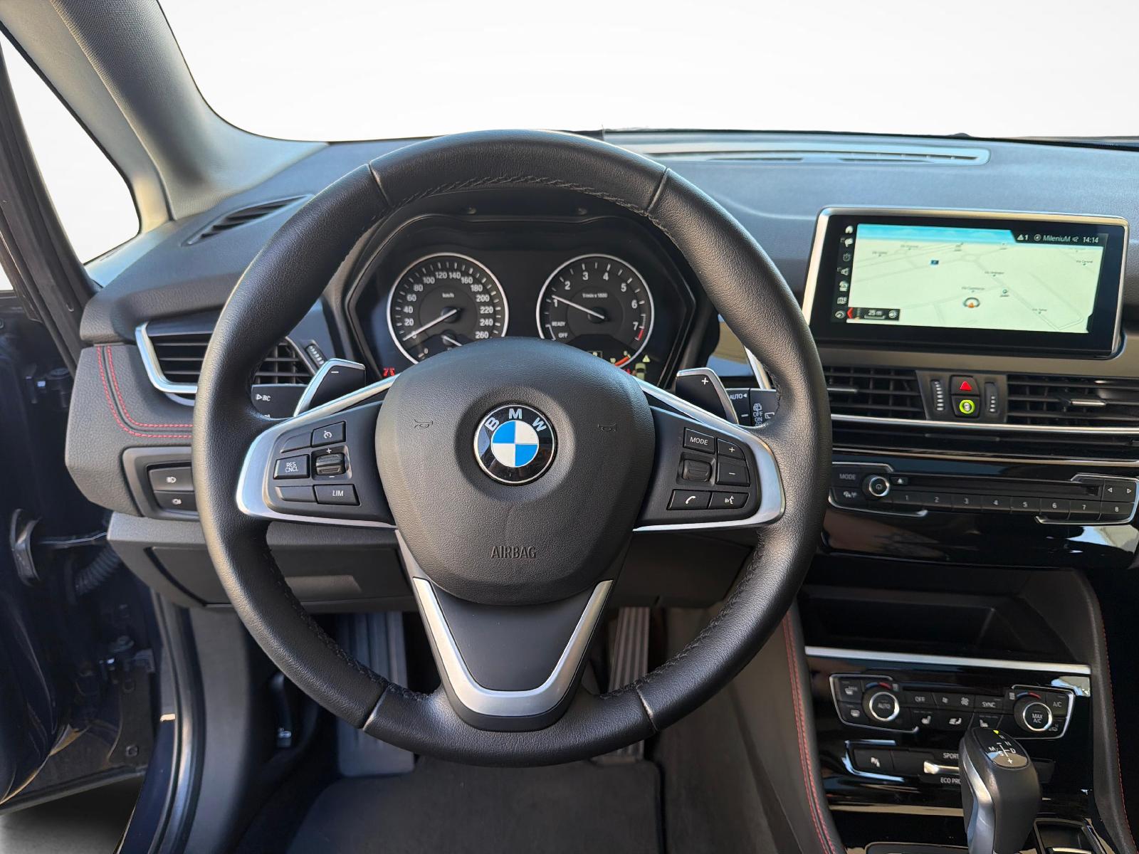 BMW 225i xDrive SAG Active Tourer-image-12