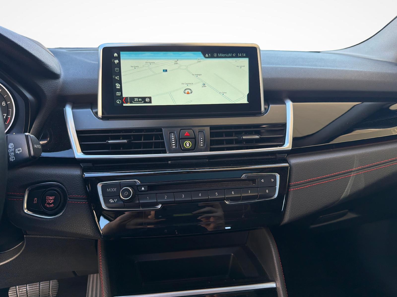 BMW 225i xDrive SAG Active Tourer-image-14