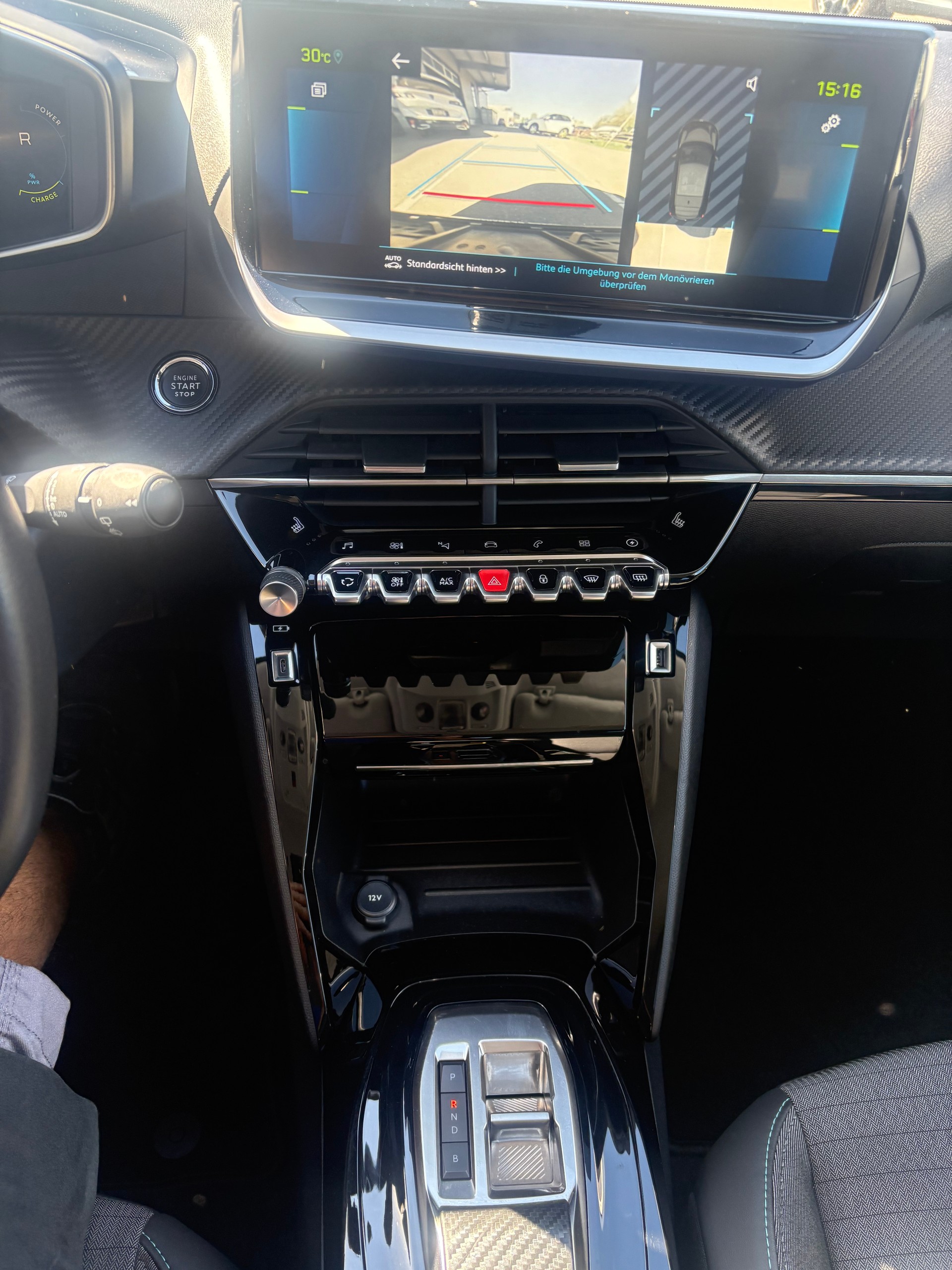 PEUGEOT 208 e-Allure Pack-image-8