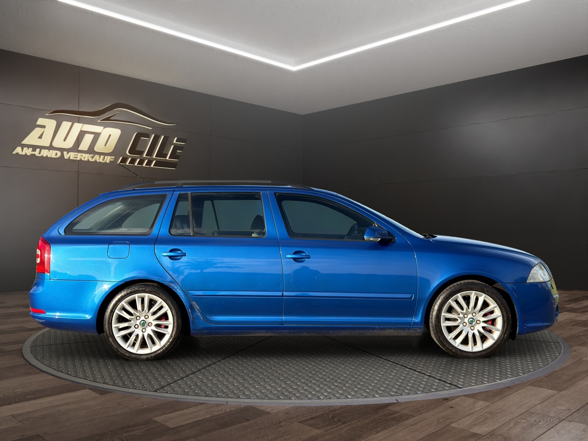 SKODA Octavia 2.0 TFSI RS-image-4