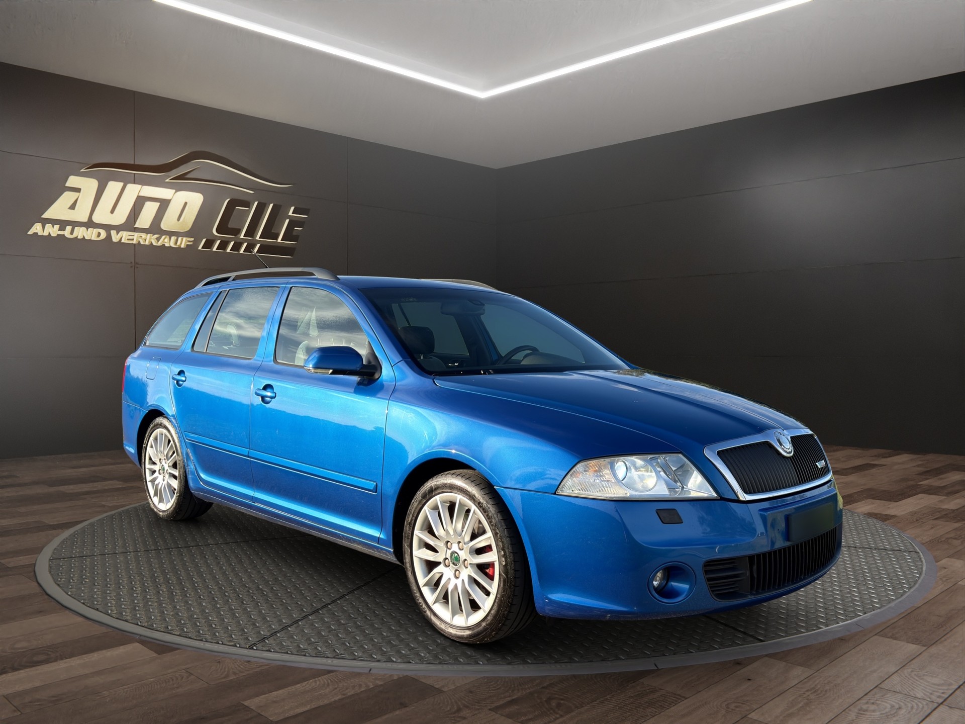 SKODA Octavia 2.0 TFSI RS-image-2