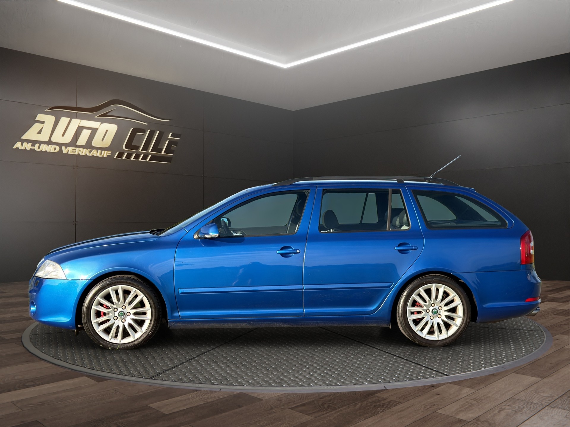 SKODA Octavia 2.0 TFSI RS-image-3