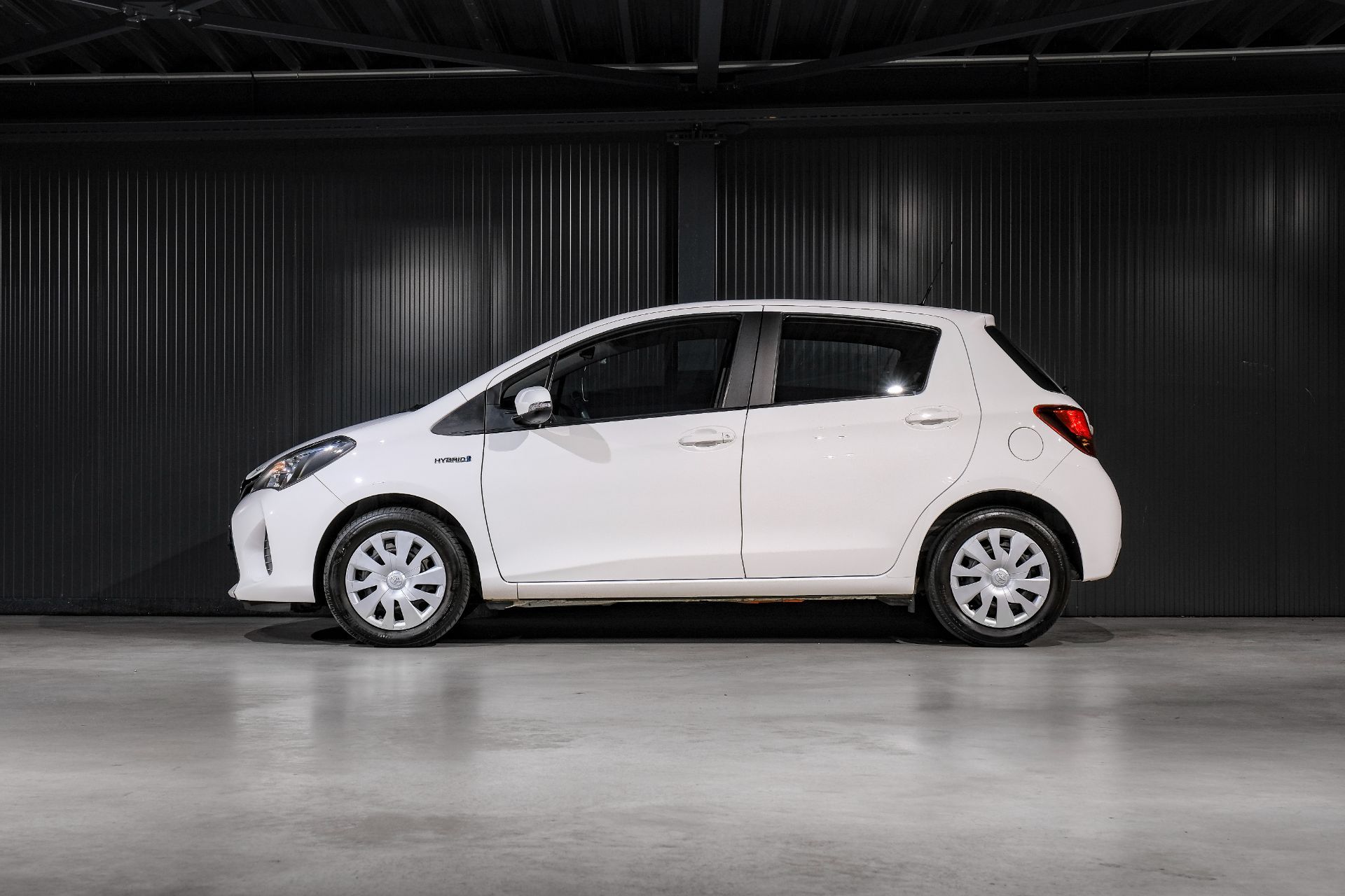 TOYOTA Yaris 1.5 VVT-i Hybrid Luna e-CVT-image-8