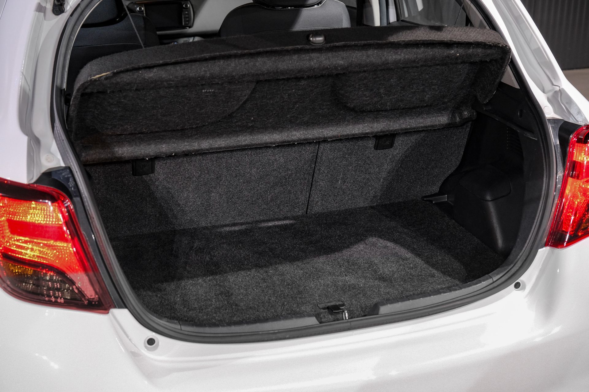 TOYOTA Yaris 1.5 VVT-i Hybrid Luna e-CVT-image-22