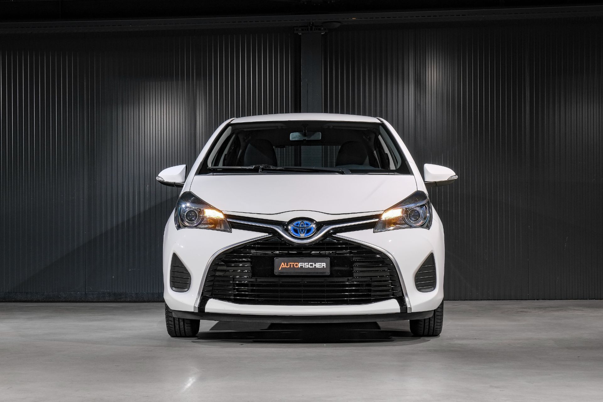 TOYOTA Yaris 1.5 VVT-i Hybrid Luna e-CVT-image-2