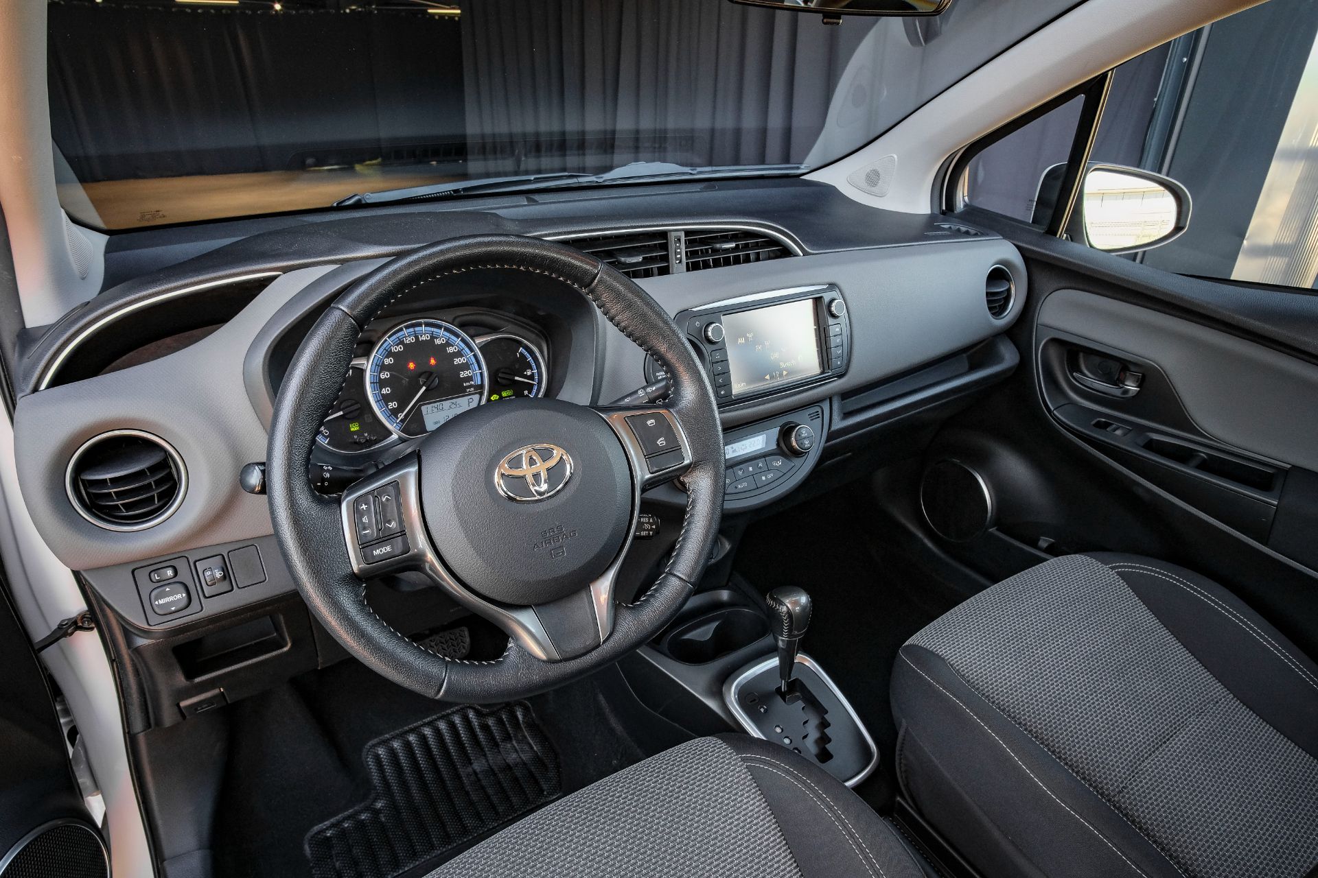 TOYOTA Yaris 1.5 VVT-i Hybrid Luna e-CVT-image-18
