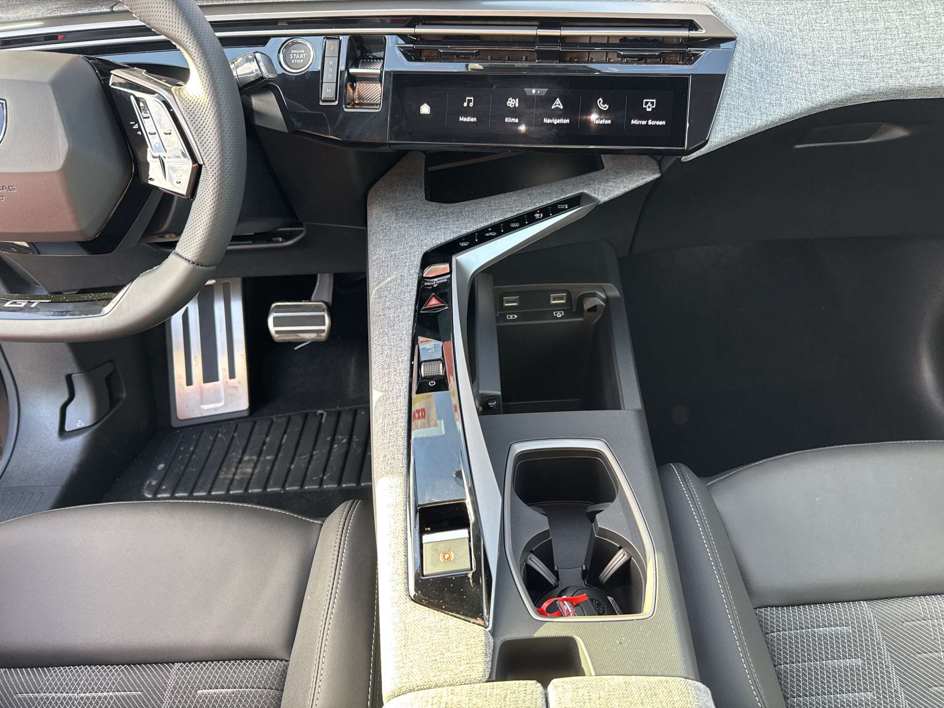 PEUGEOT 3008 145 GT Hybrid e-DCS-Automat-image-10