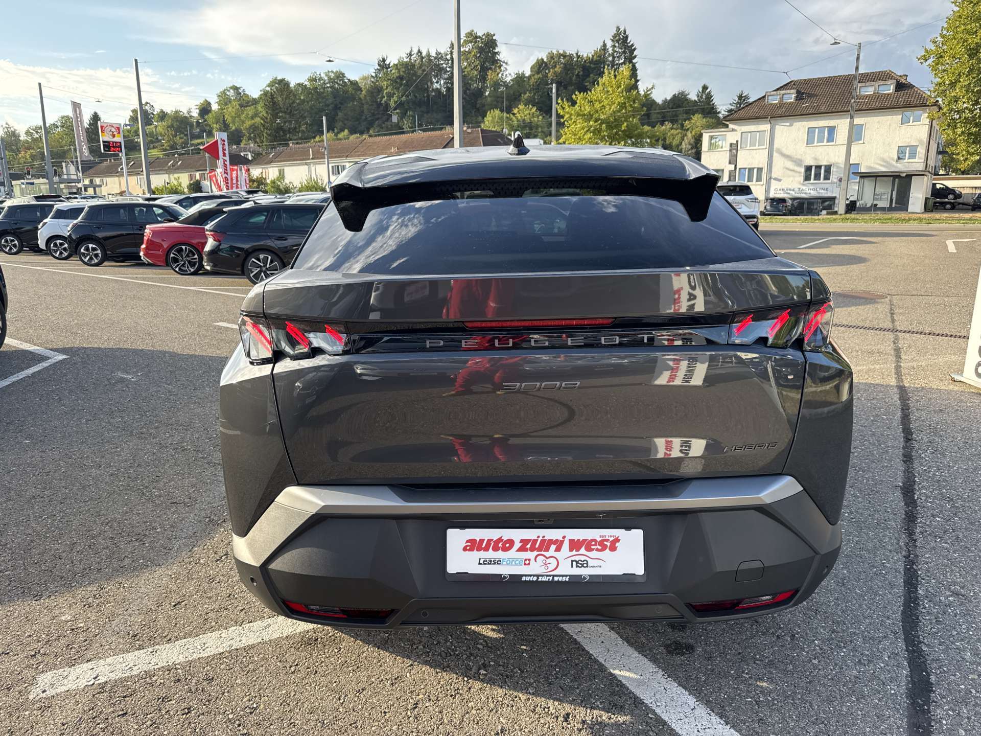 PEUGEOT 3008 145 GT Hybrid e-DCS-Automat-image-13