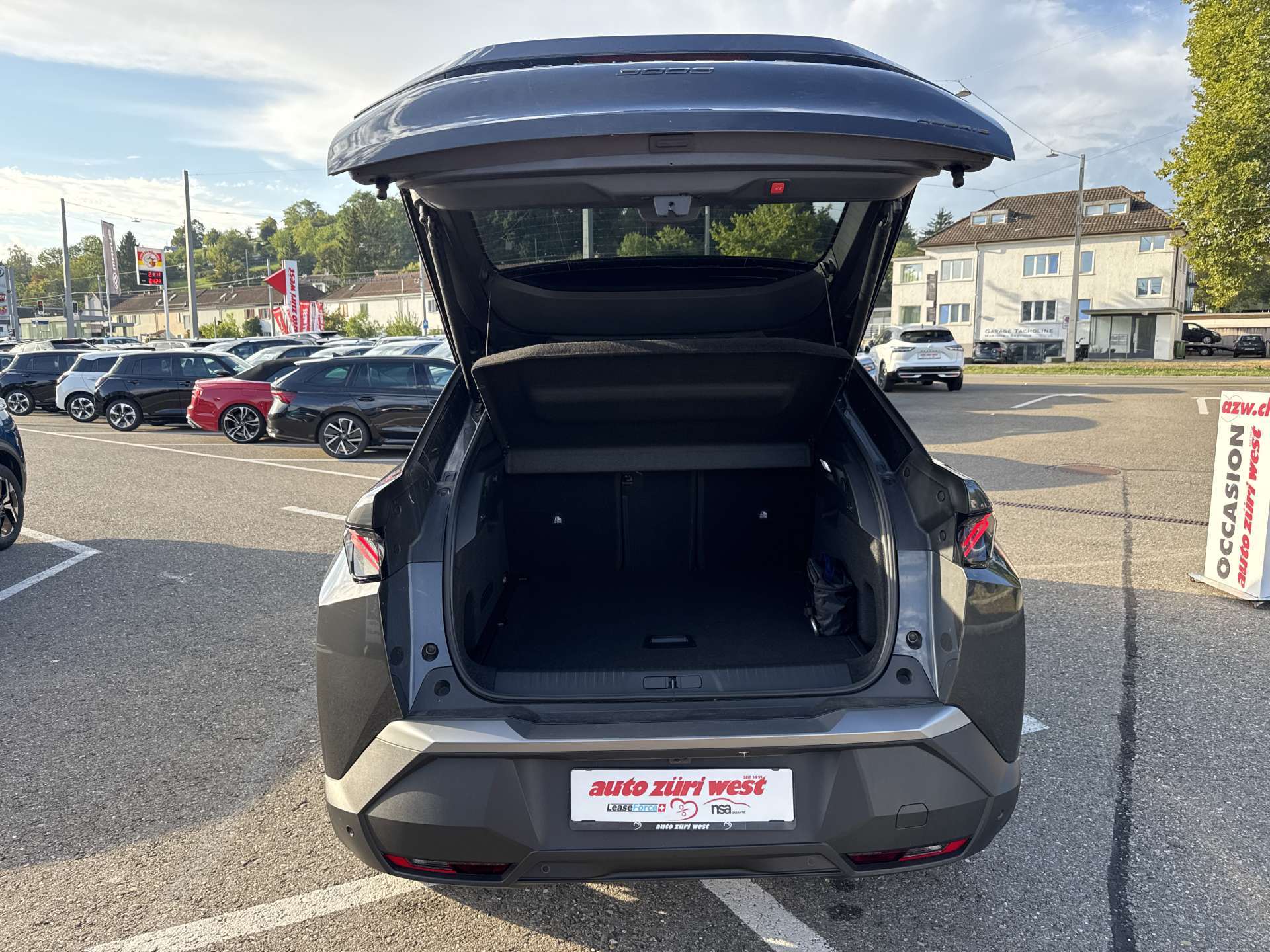 PEUGEOT 3008 145 GT Hybrid e-DCS-Automat-image-6