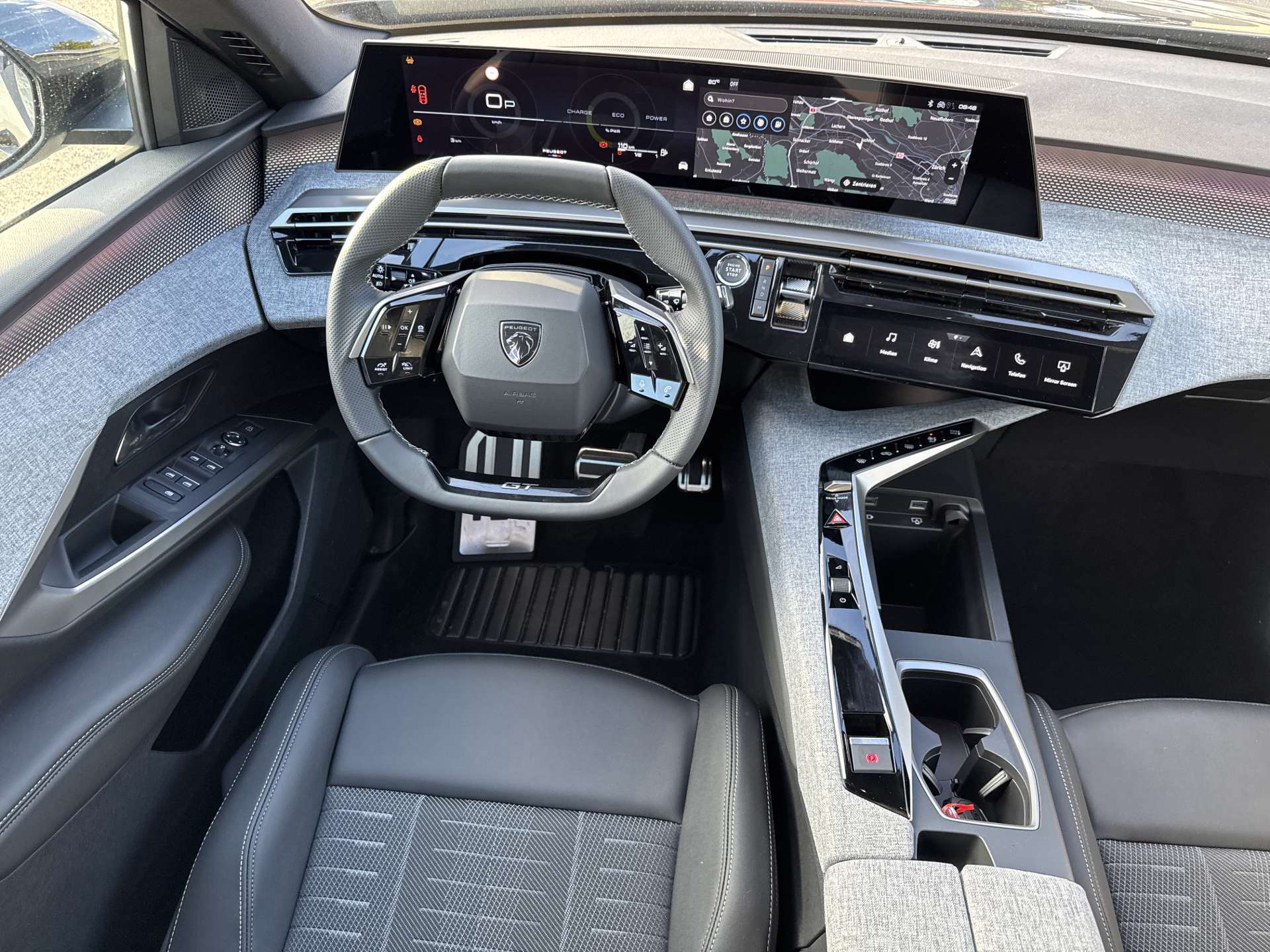 PEUGEOT 3008 145 GT Hybrid e-DCS-Automat-image-3