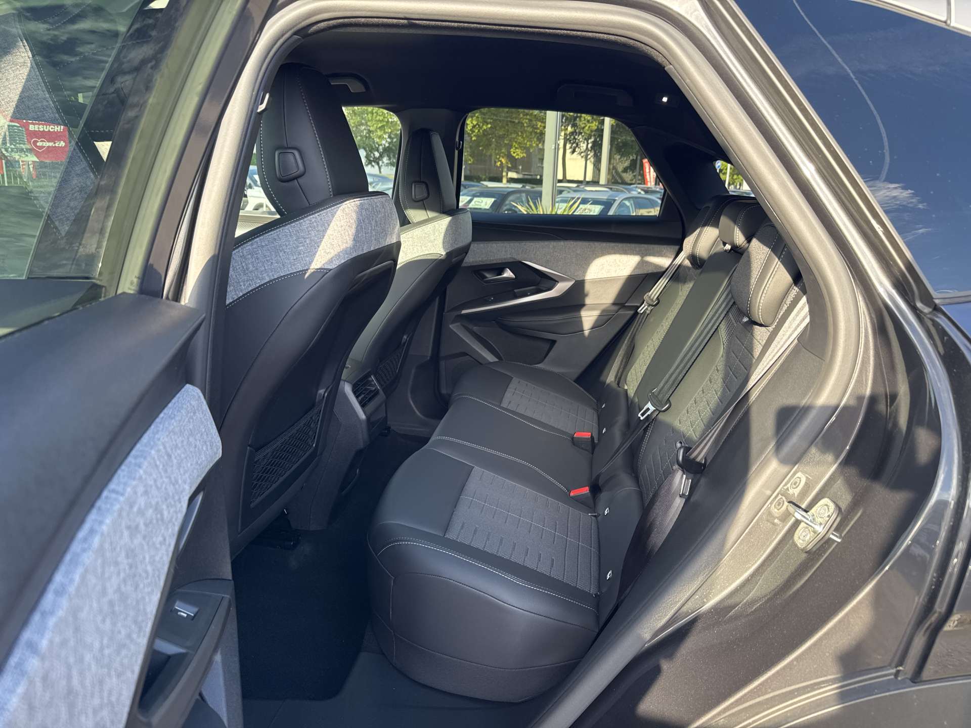 PEUGEOT 3008 145 GT Hybrid e-DCS-Automat-image-5