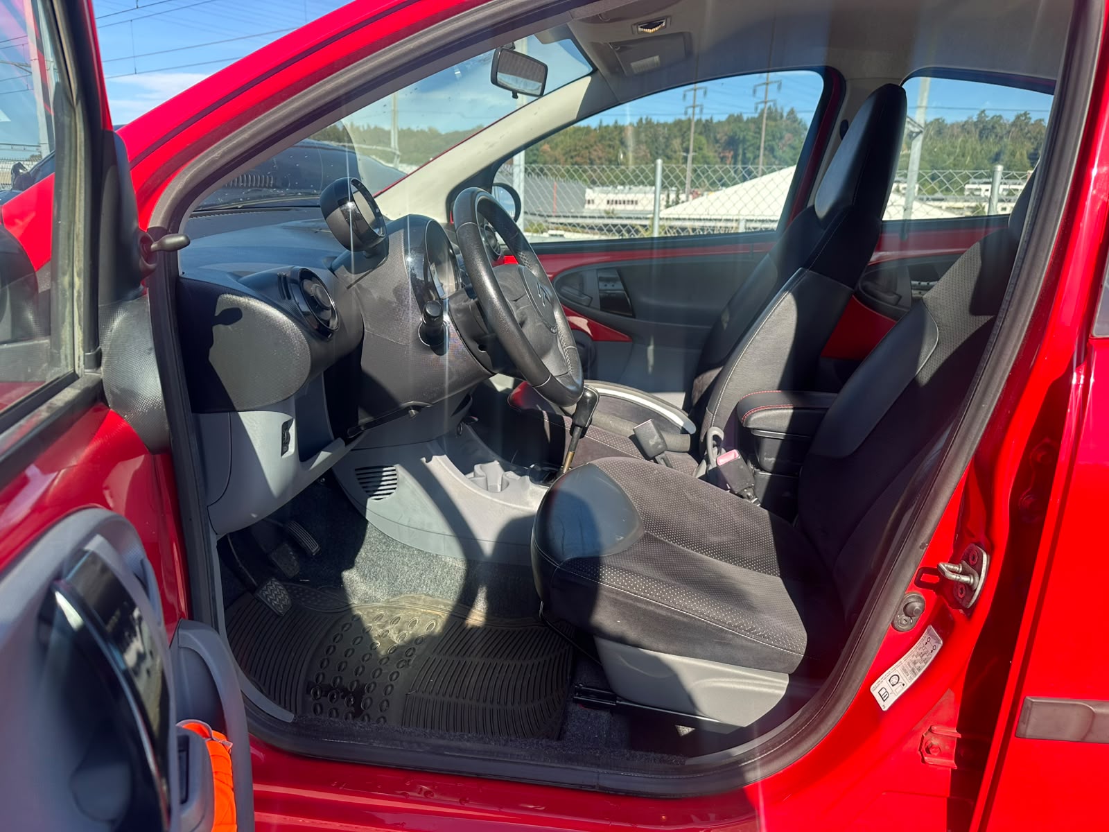 CITROEN C1 1.0i Chic (SX) SensoDrive-image-6