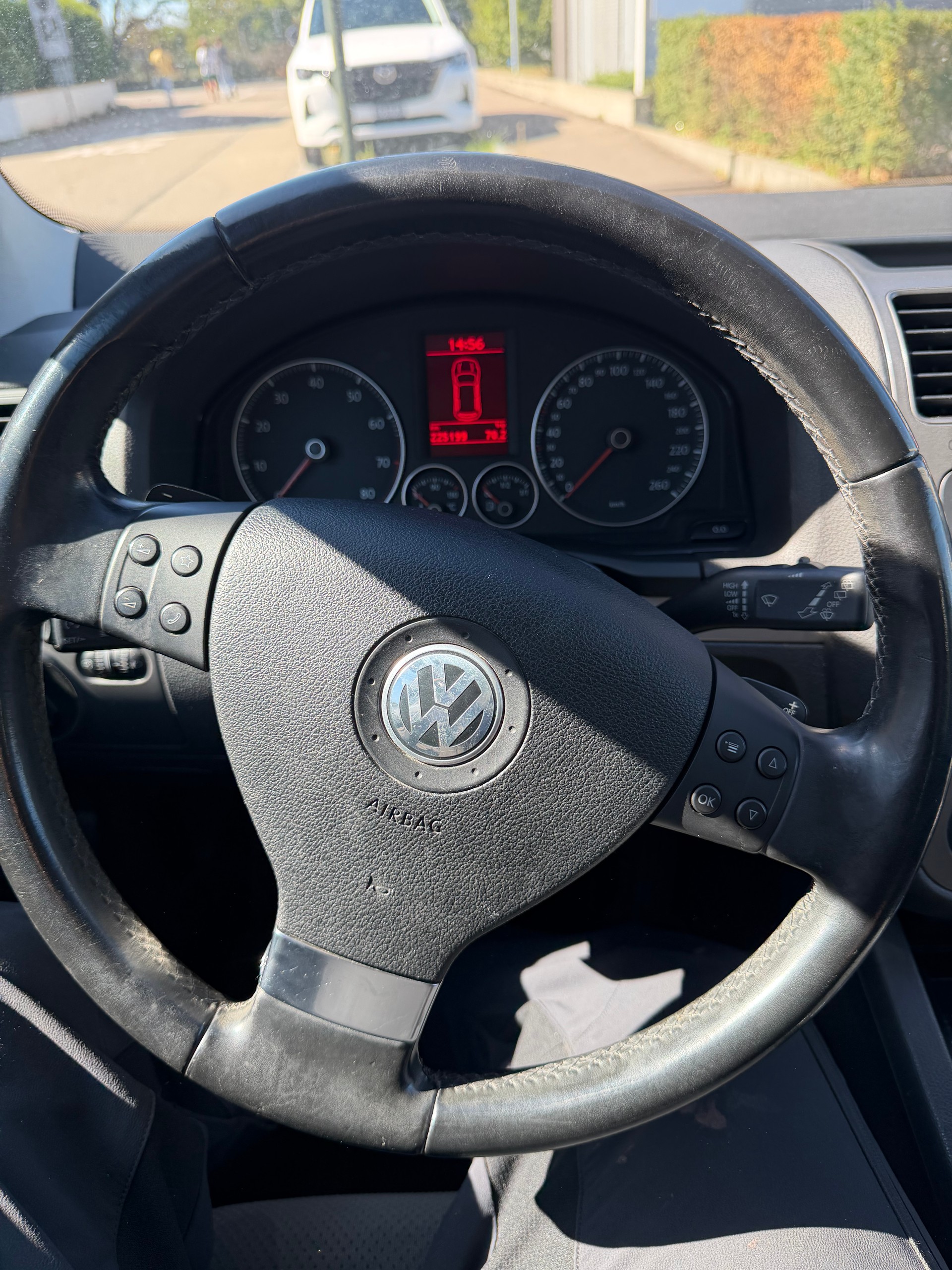 VW Golf 1.4 TSI Comfortline DSG-image-12