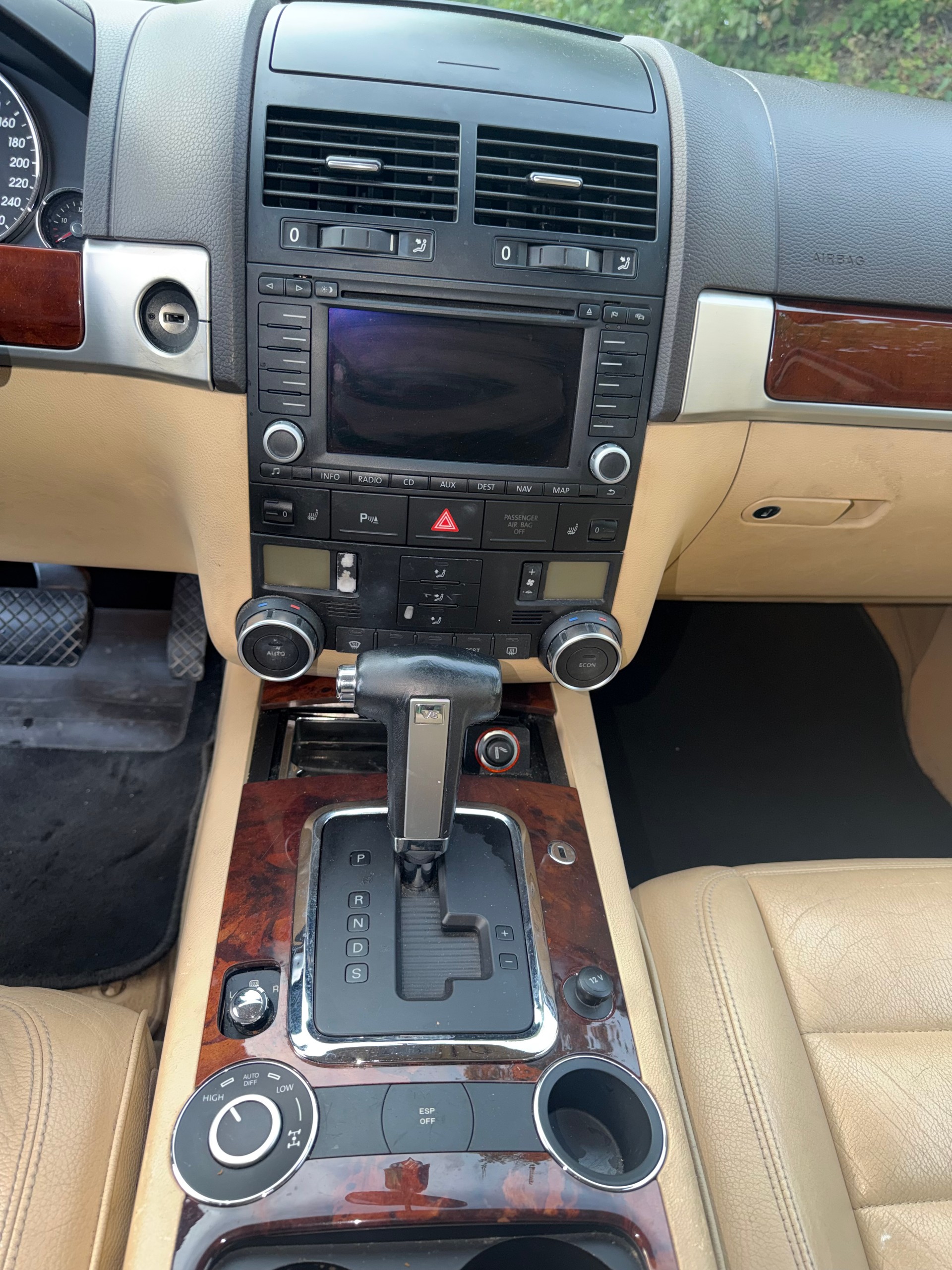 VW Touareg 3.0 TDI-image-5