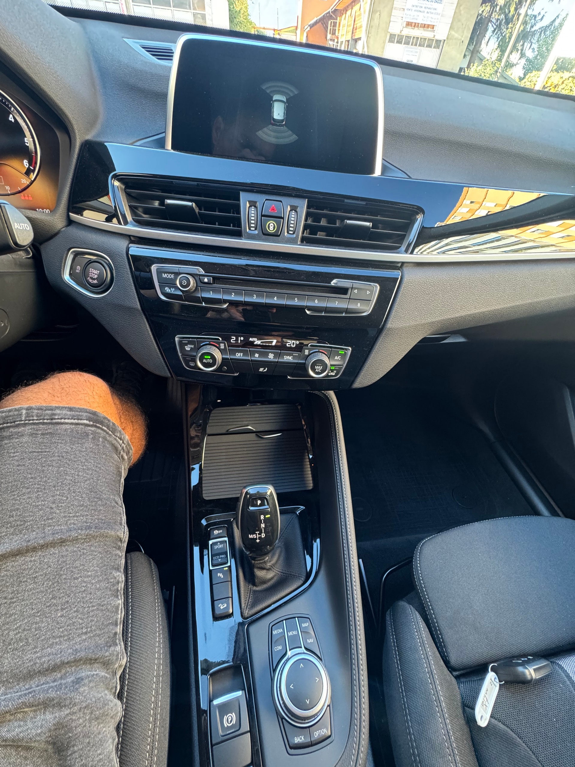 BMW X1 xDrive 18d xLine Steptronic-image-12
