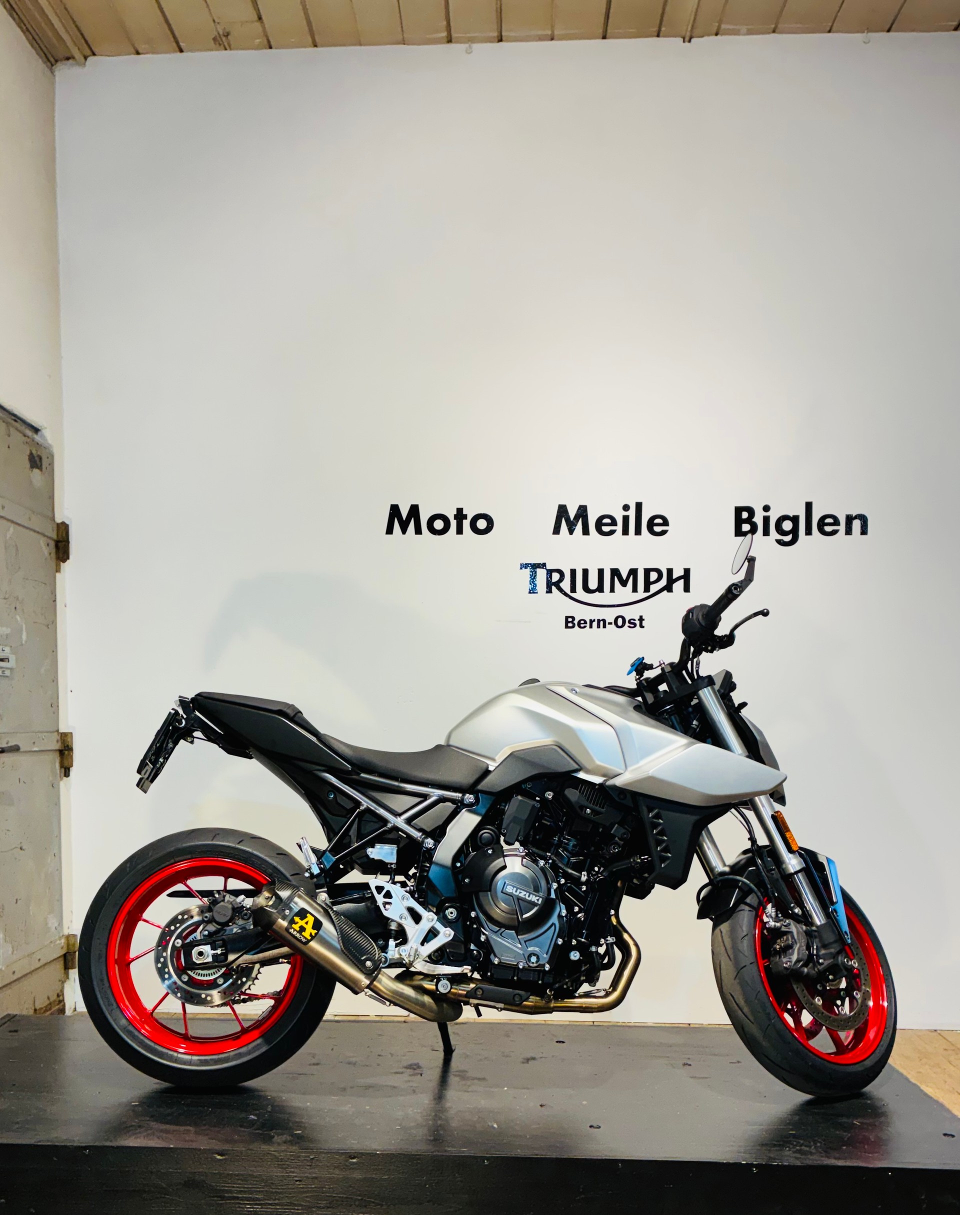 SUZUKI GSX-8S-showroom-element-3