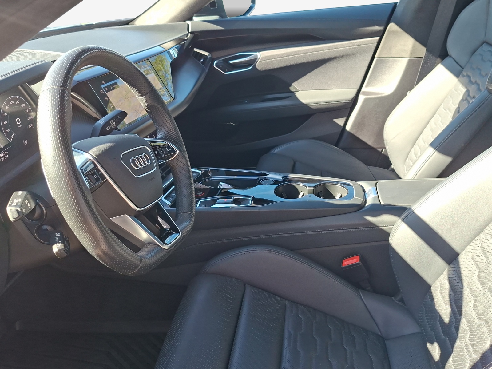 AUDI e-tron GT quattro-image-8
