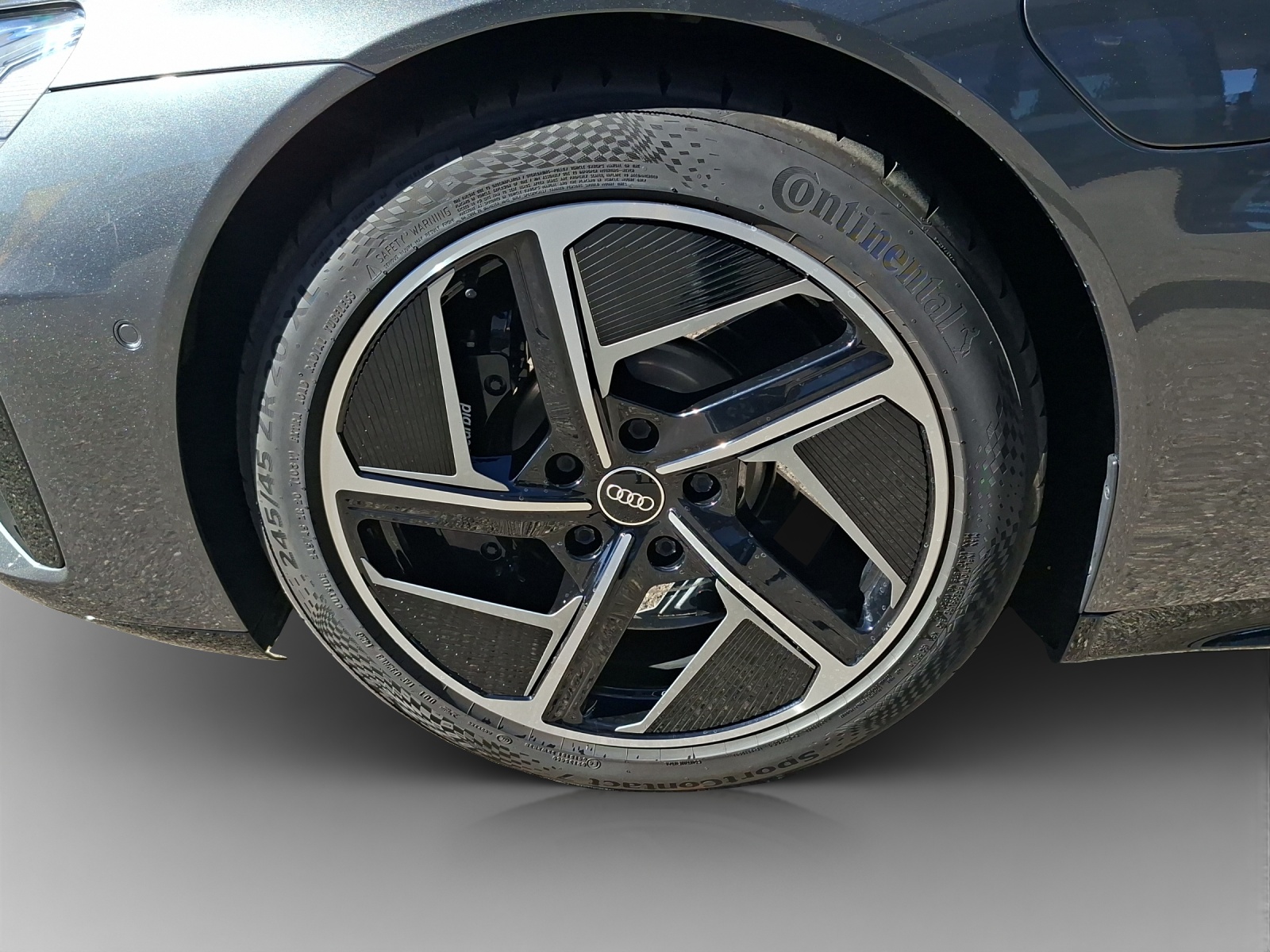 AUDI e-tron GT quattro-image-14