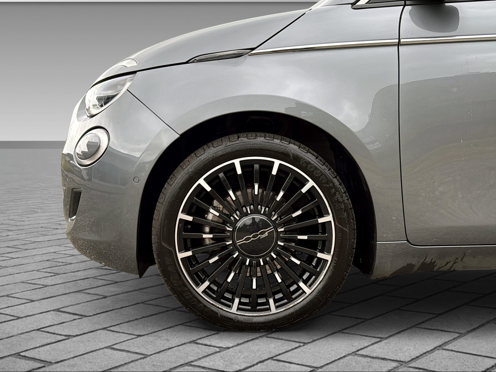 FIAT 500 Cabrio La Prima-image-3